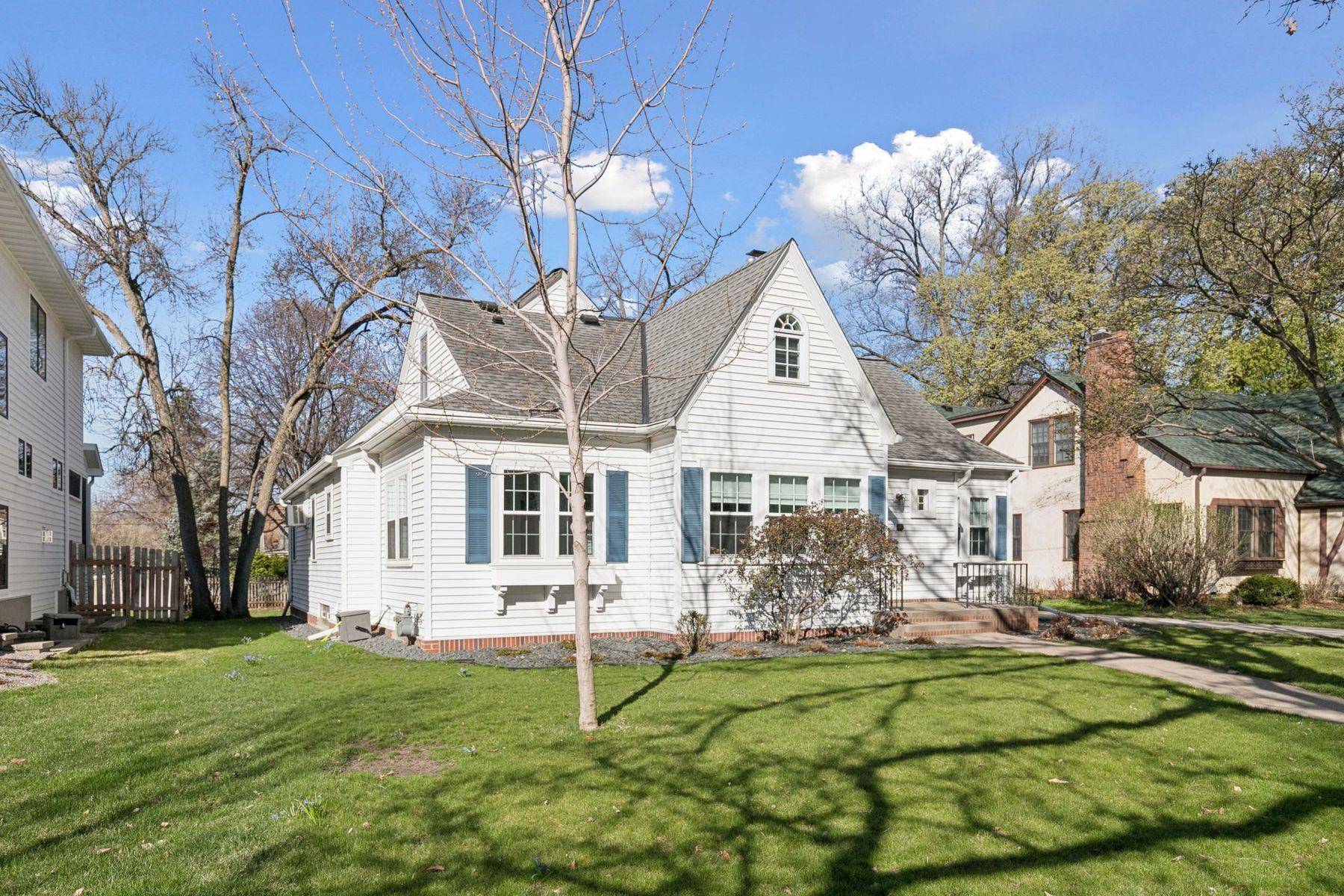 4380 Wooddale Avenue