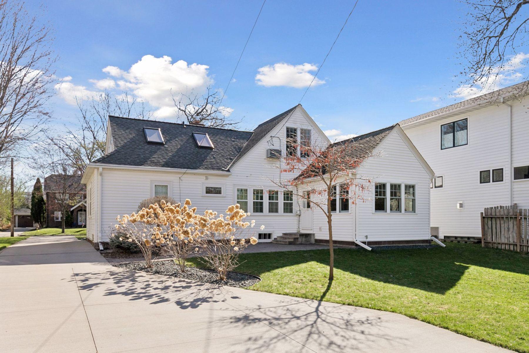 4380 Wooddale Avenue