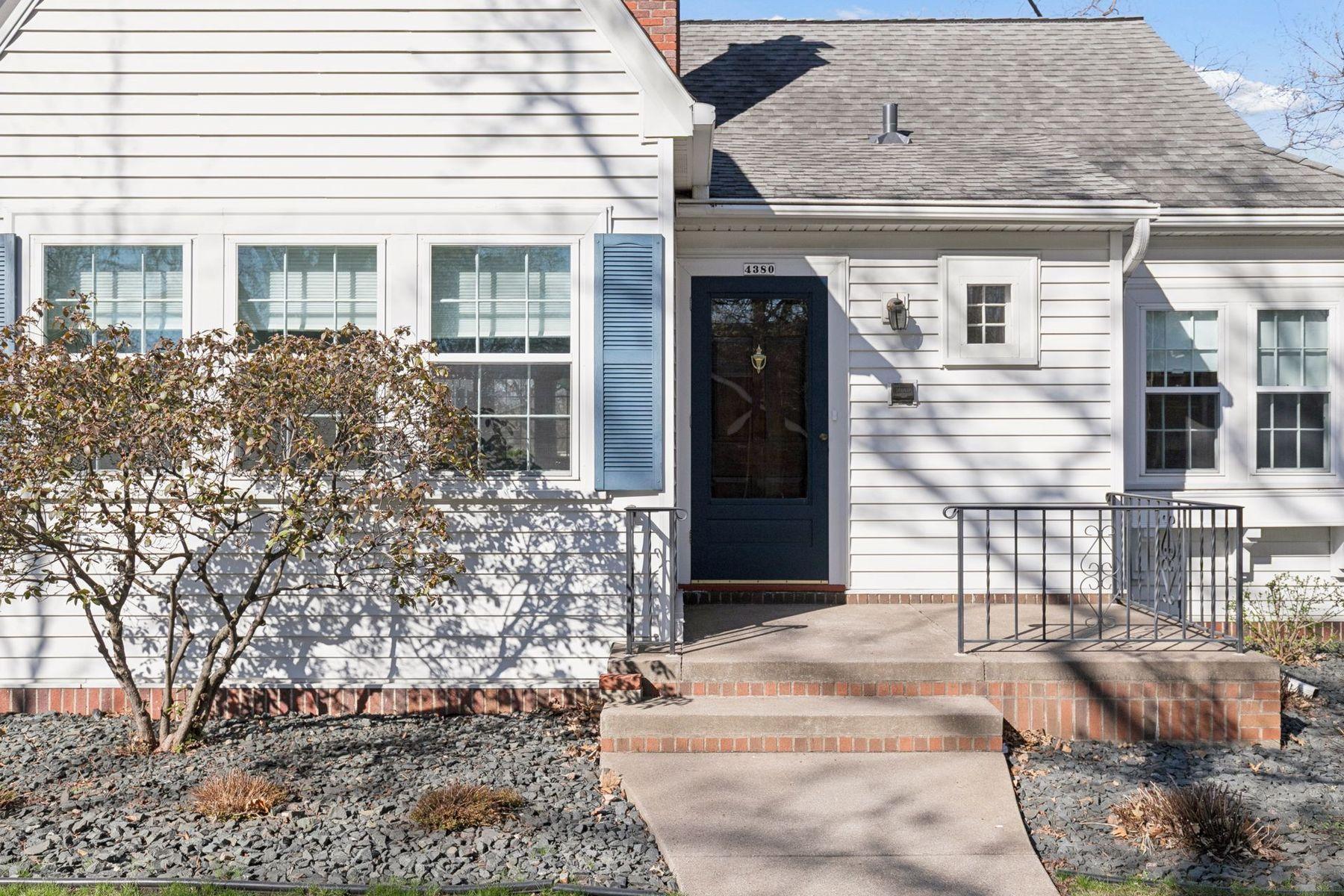 4380 Wooddale Avenue