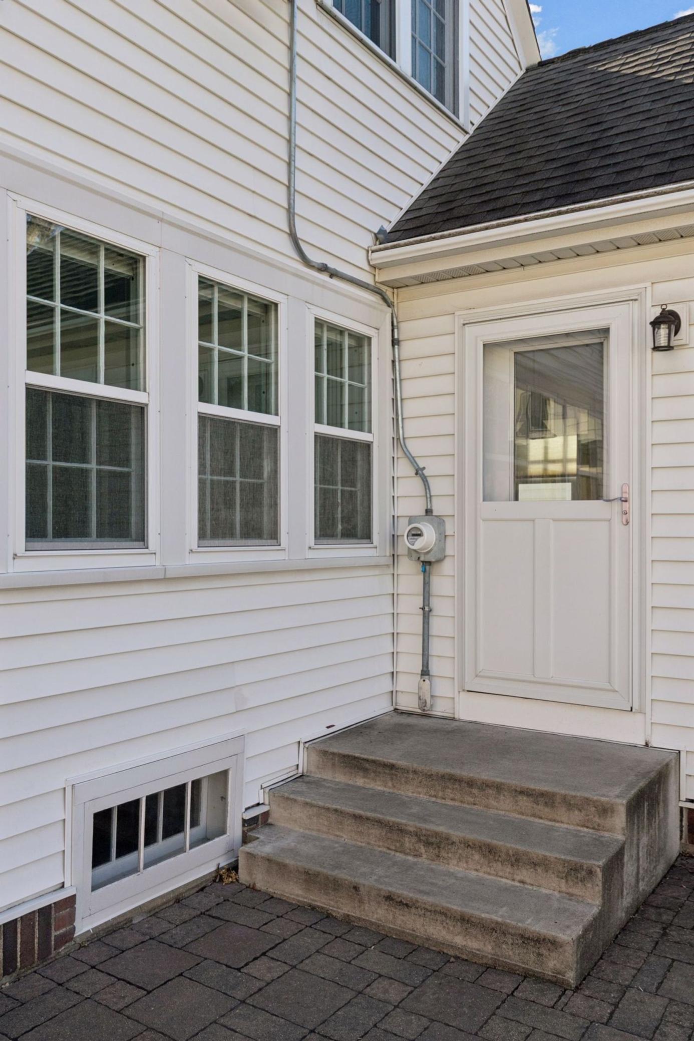 4380 Wooddale Avenue