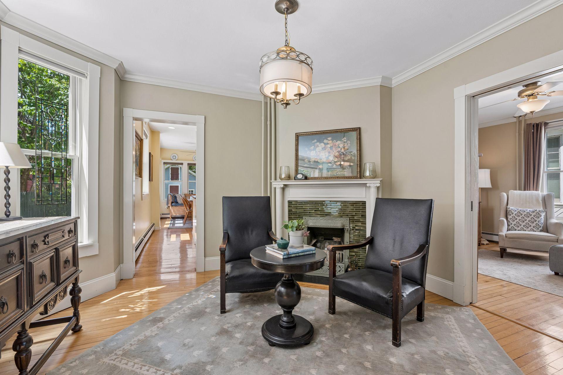 1263 Como Boulevard W