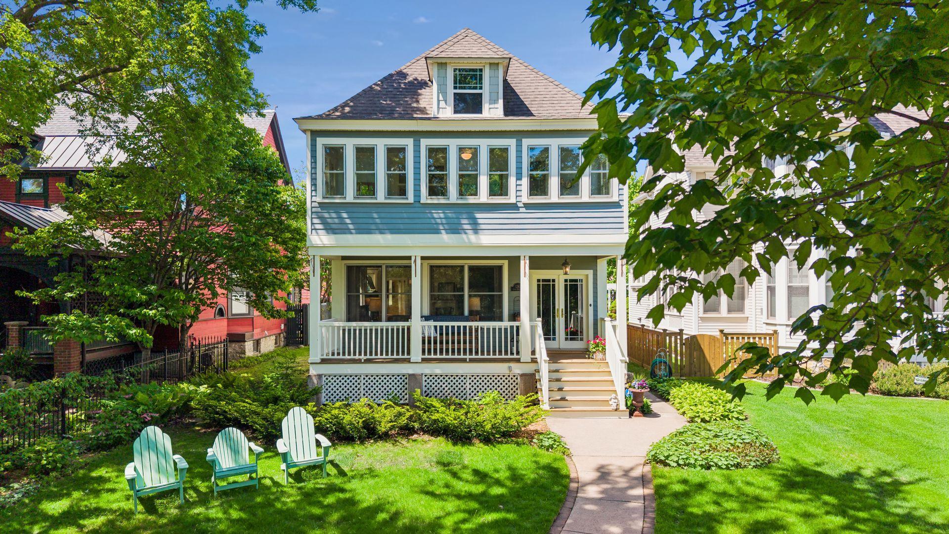 1263 Como Boulevard W