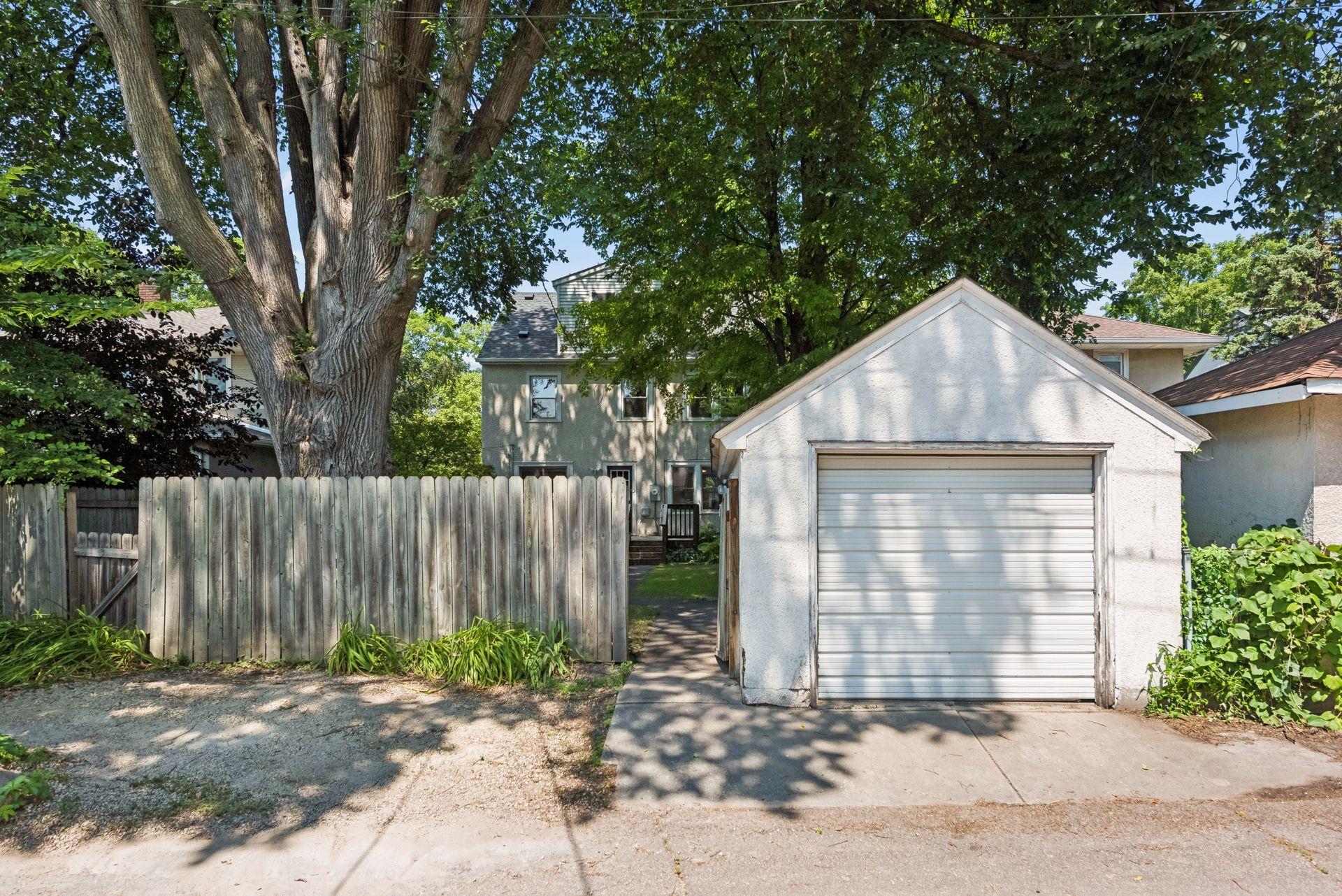 1776 Wellesley Avenue
