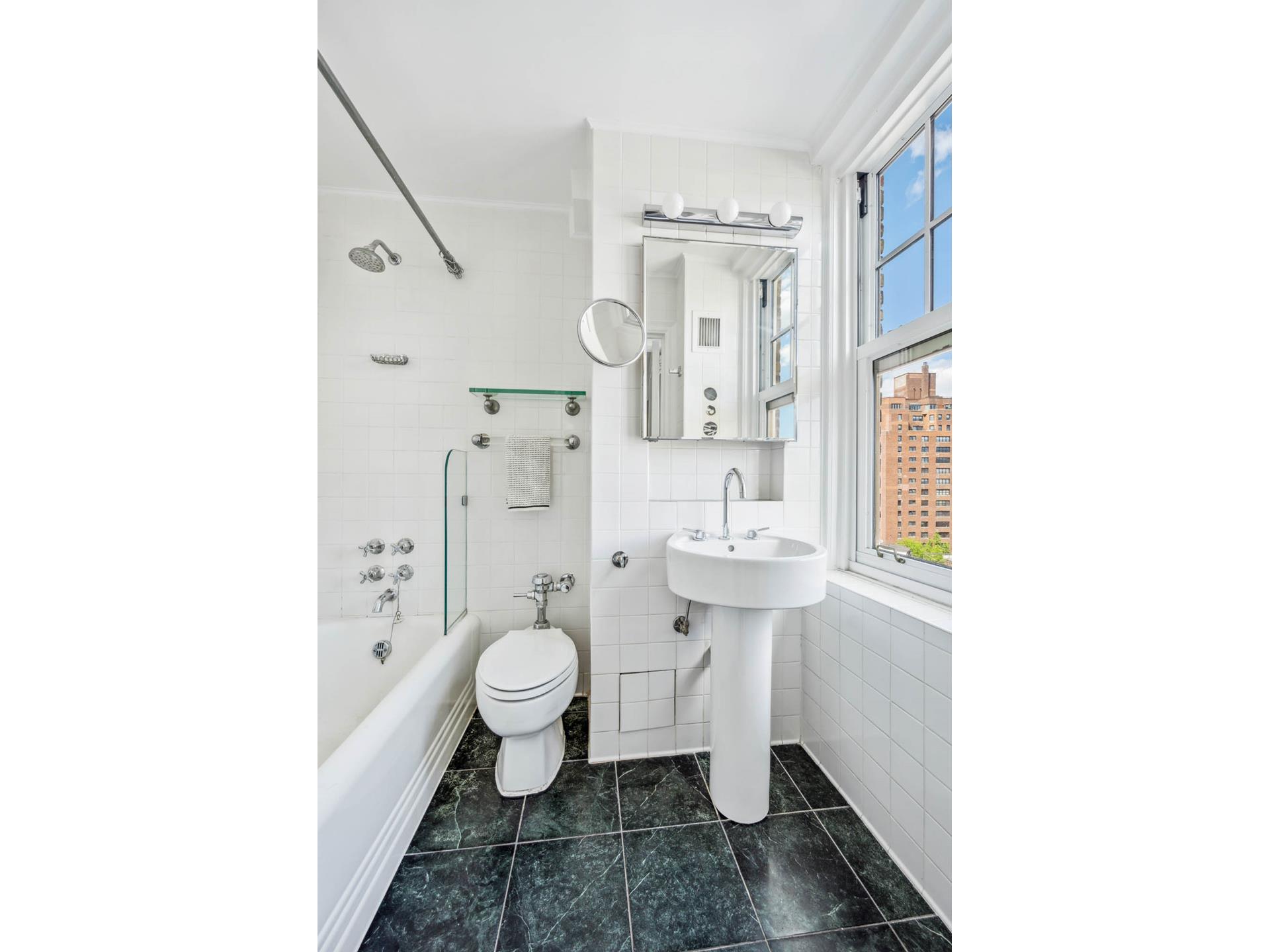 302 W 12TH Street 10A