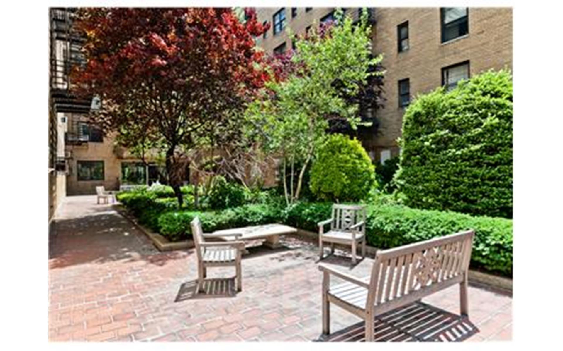 60 E 9TH Street 416