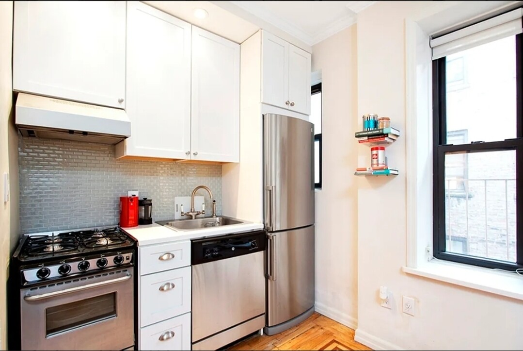 22 GROVE Street 5C
