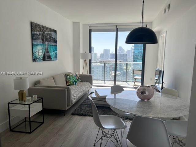121 NE 34th St # 1903