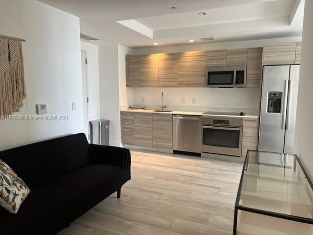 121 NE 34th St # 1903