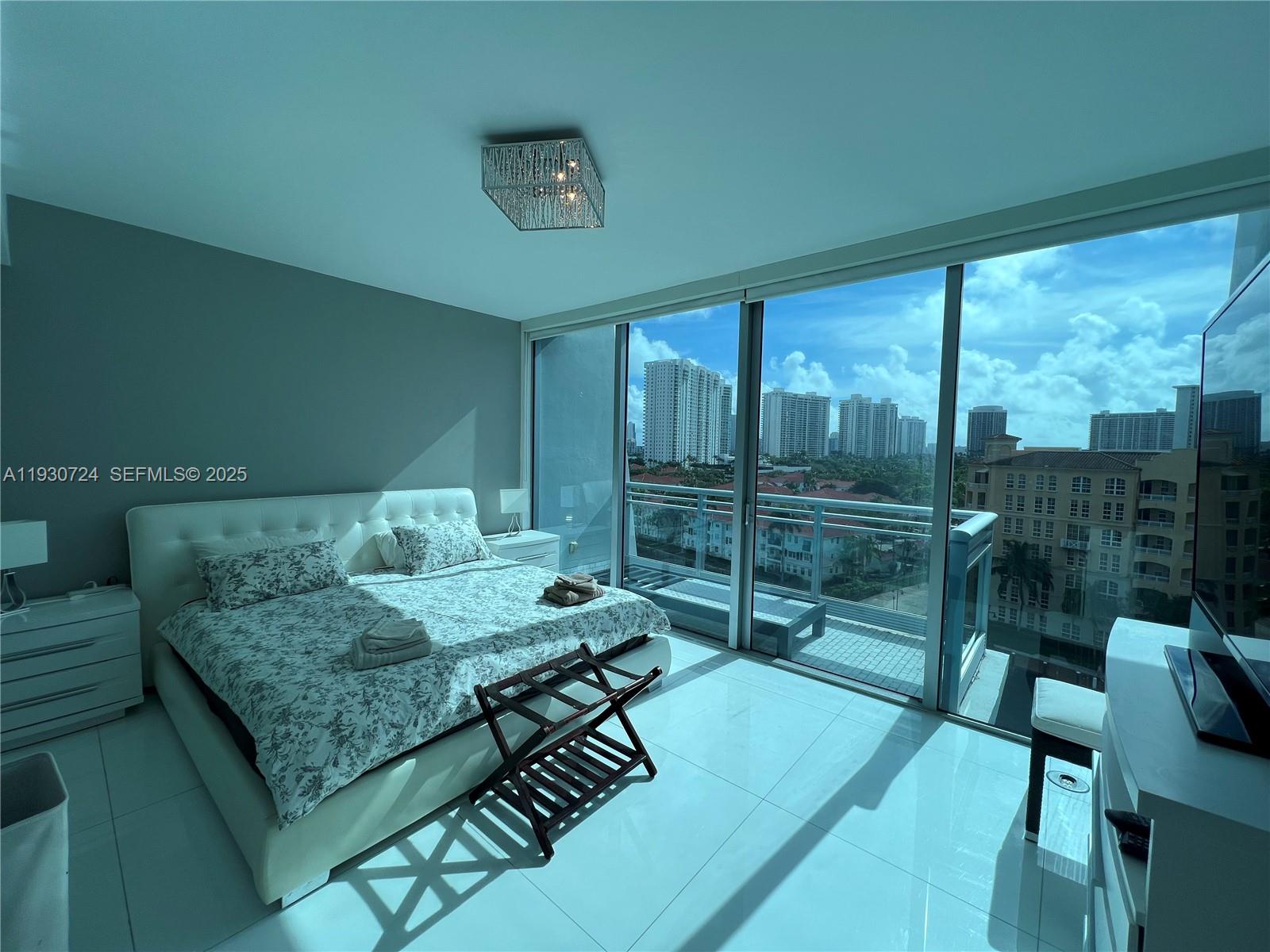 2950 NE 188th St # 531