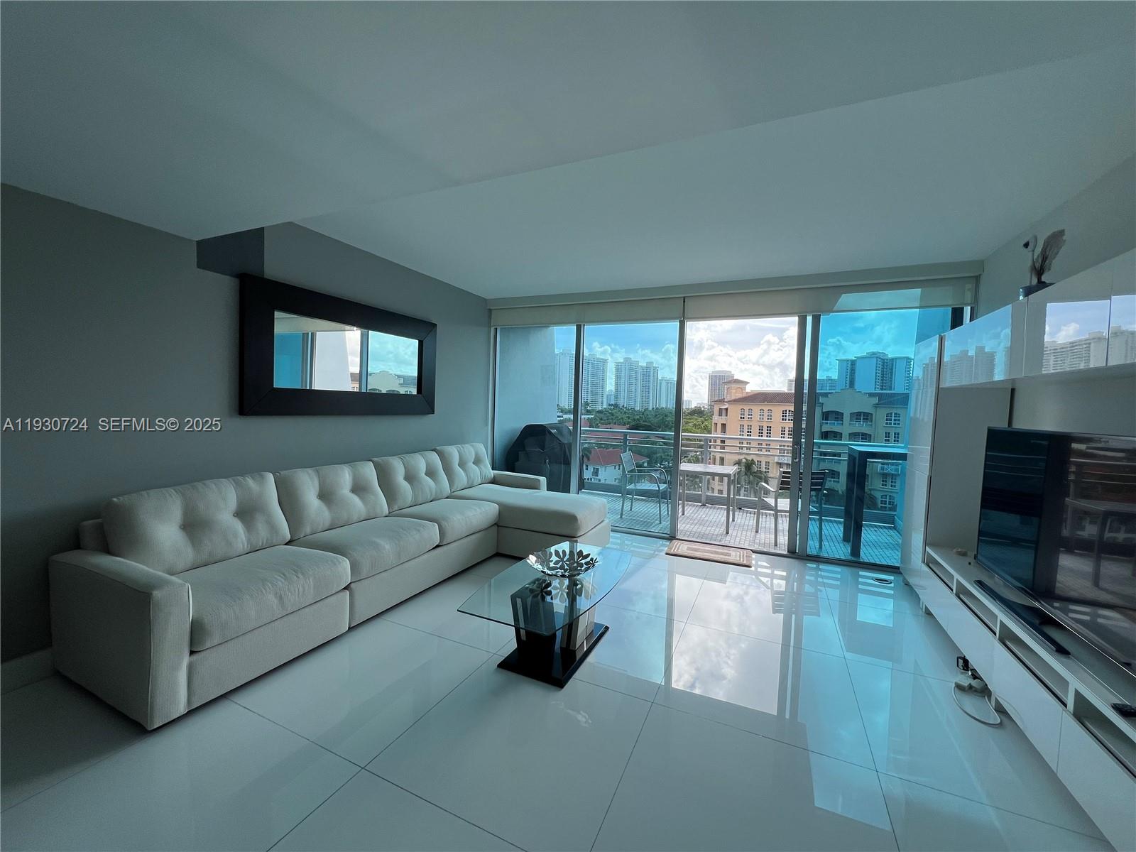 2950 NE 188th St # 531