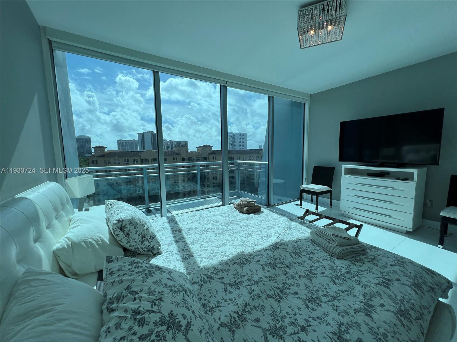 2950 NE 188th St # 531