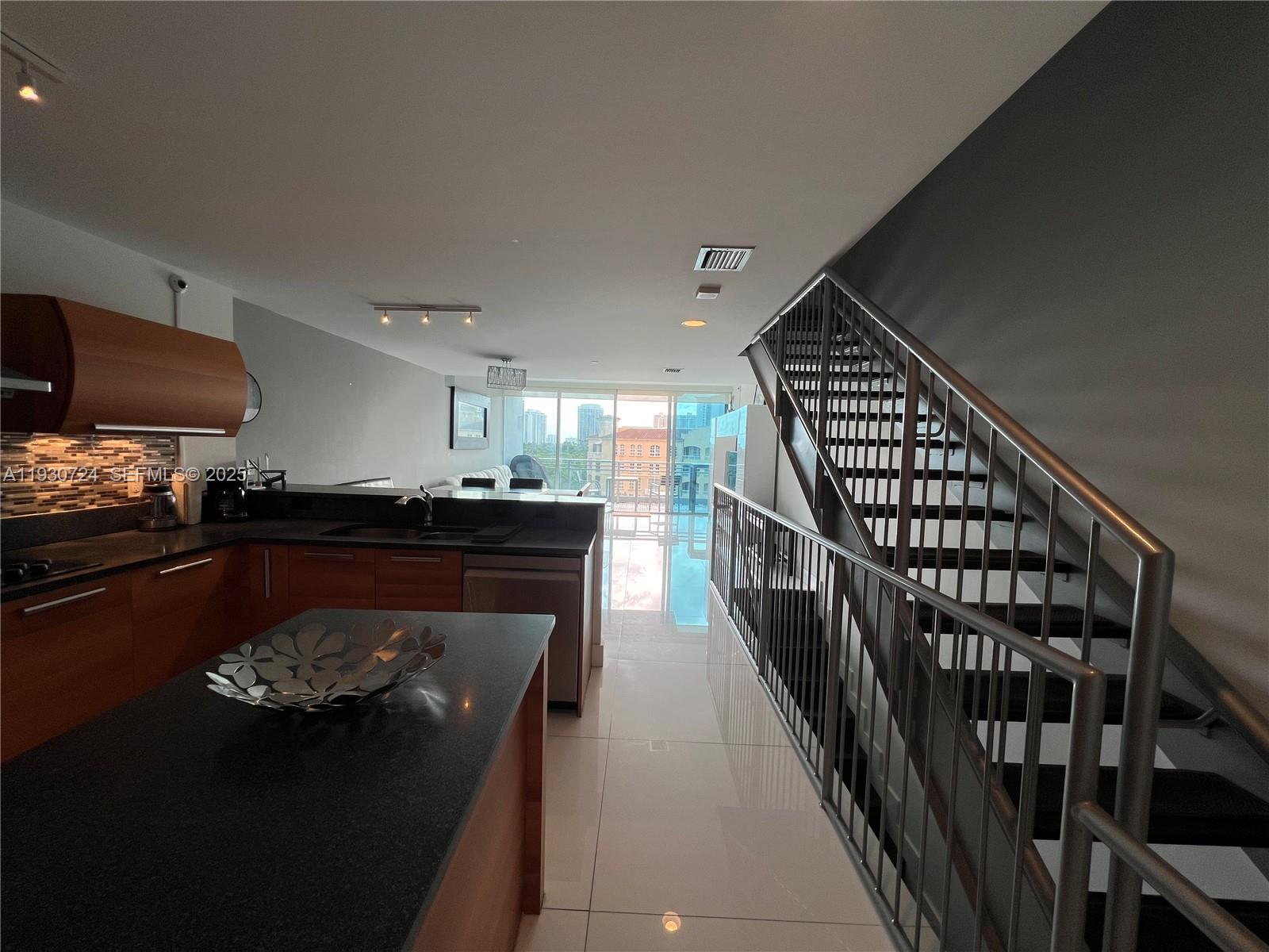 2950 NE 188th St # 531