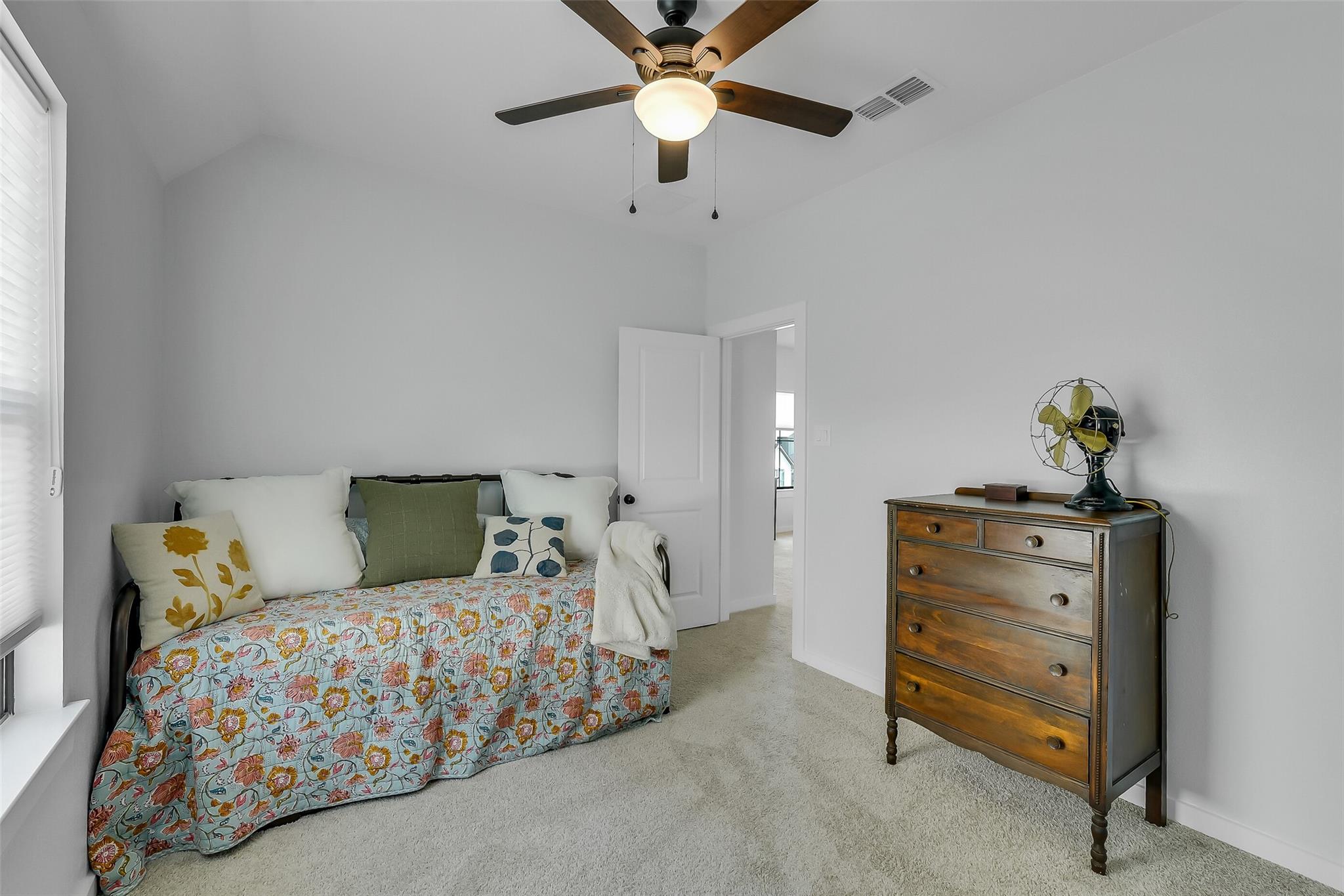 15331 Algunas Plumas Street