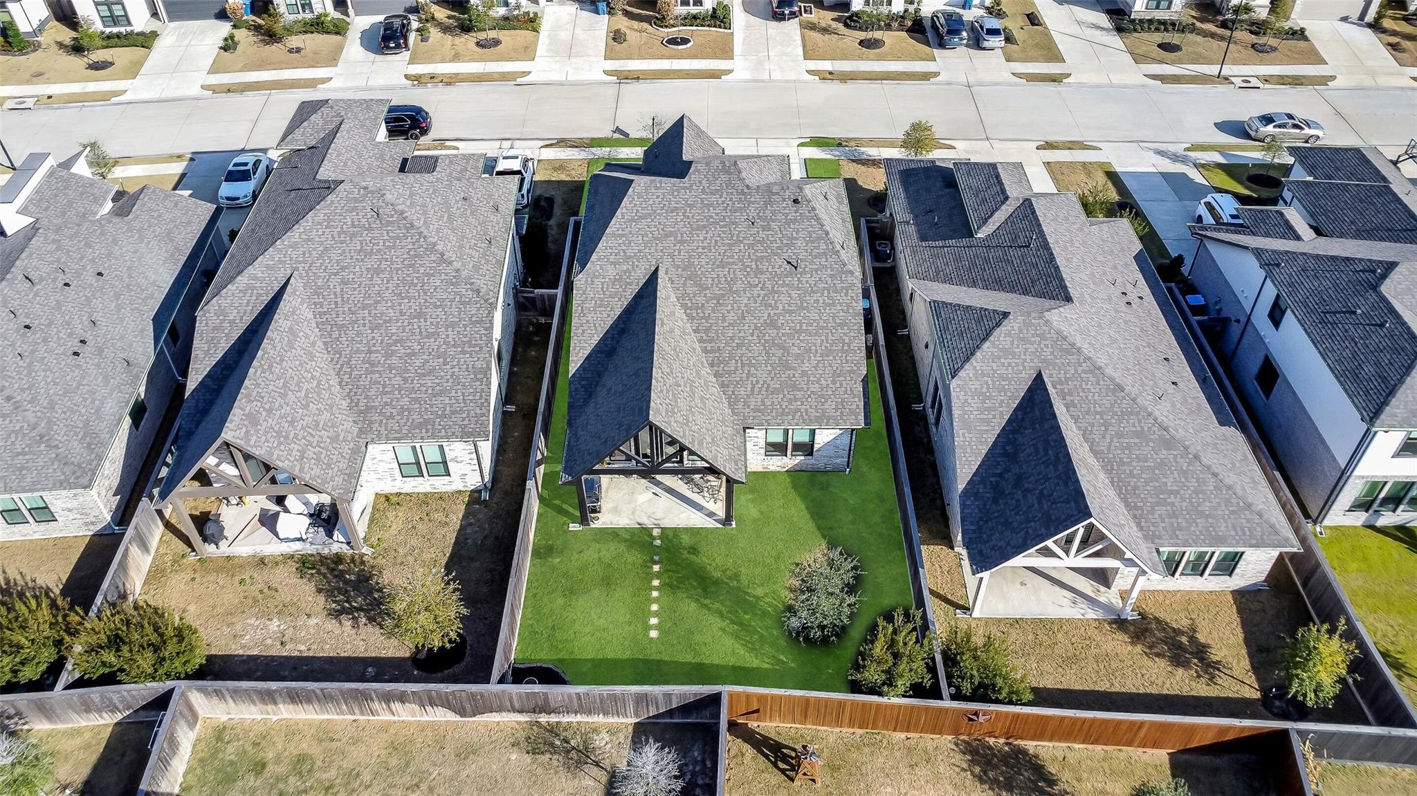 15331 Algunas Plumas Street