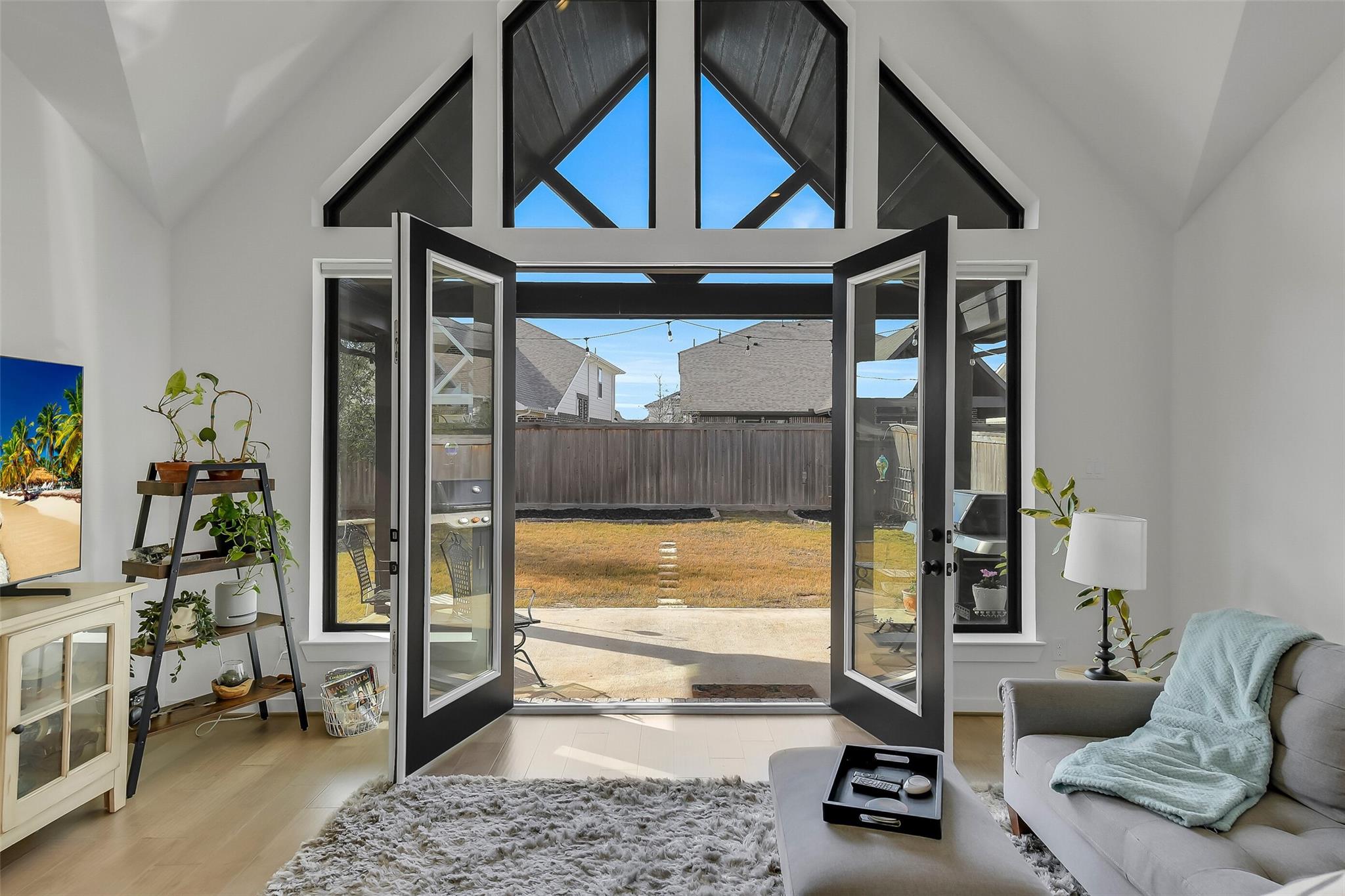 15331 Algunas Plumas Street