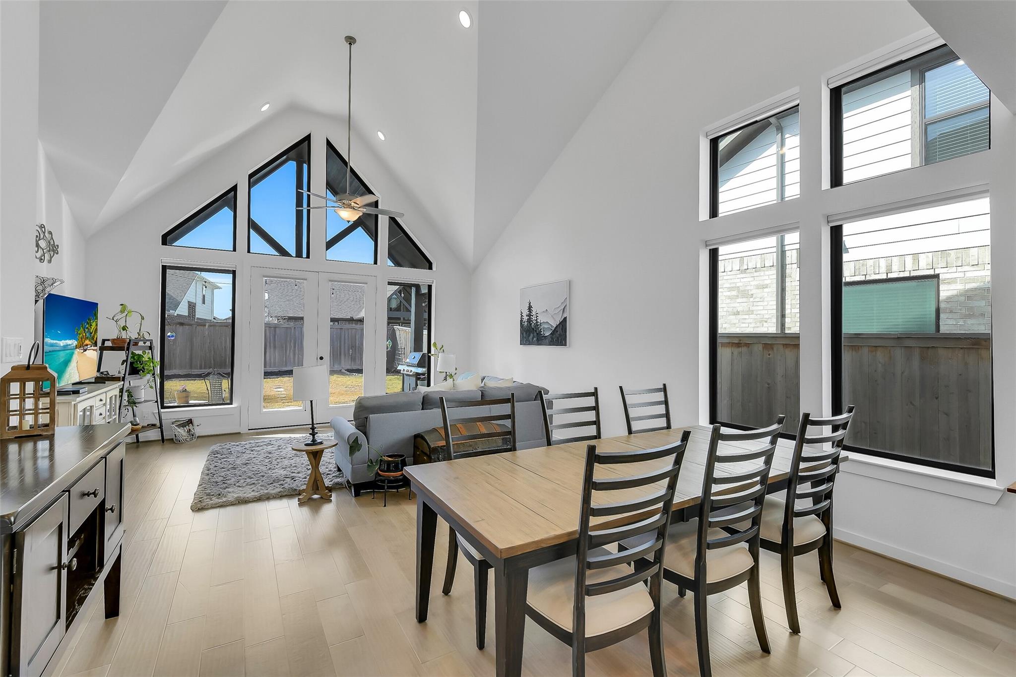 15331 Algunas Plumas Street