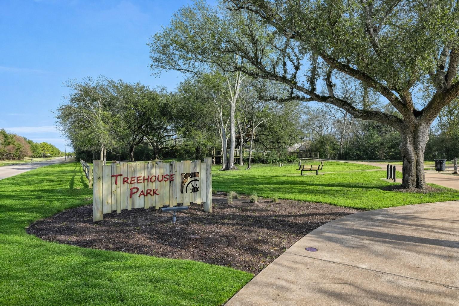 15331 Algunas Plumas Street