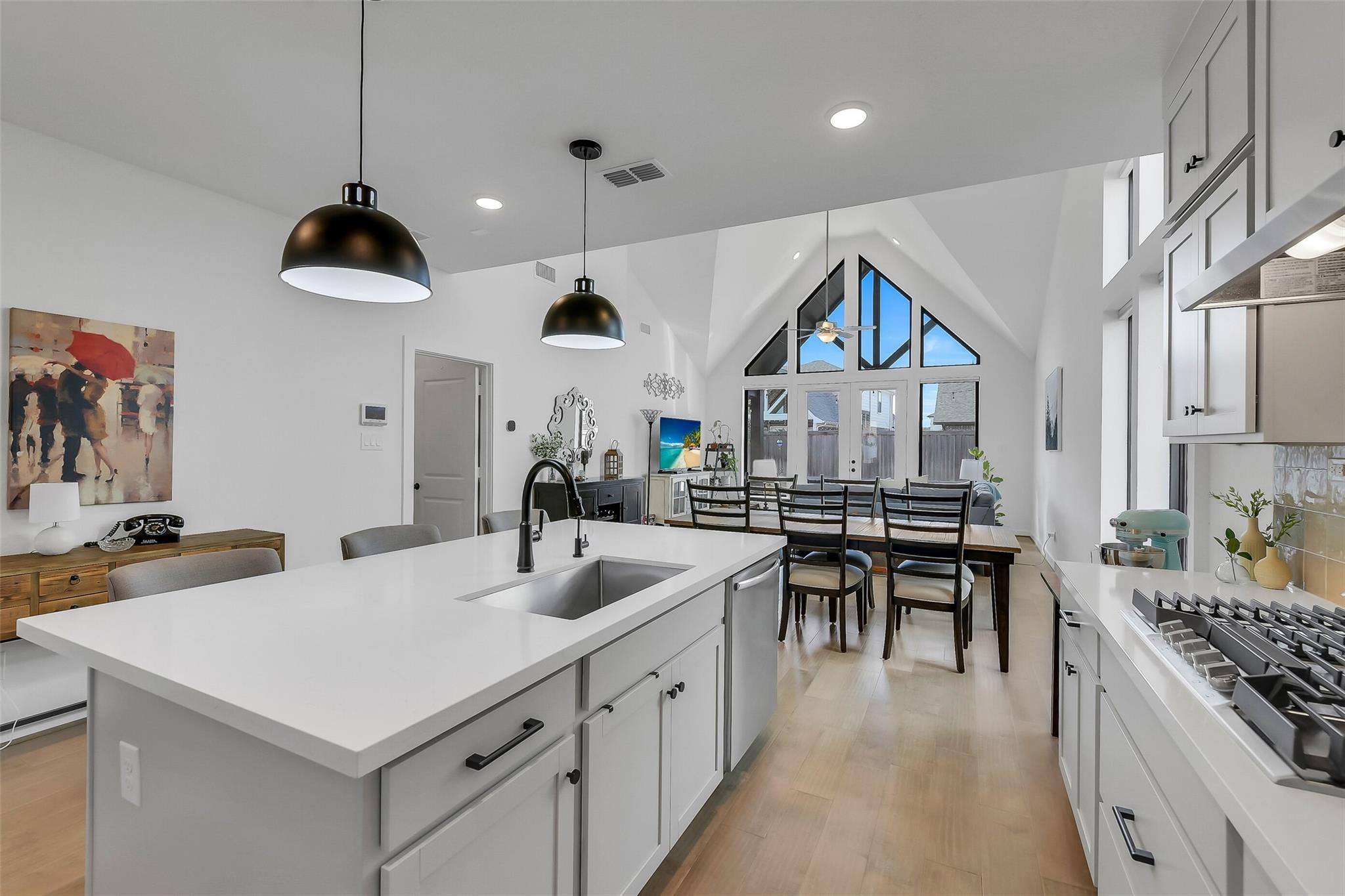 15331 Algunas Plumas Street