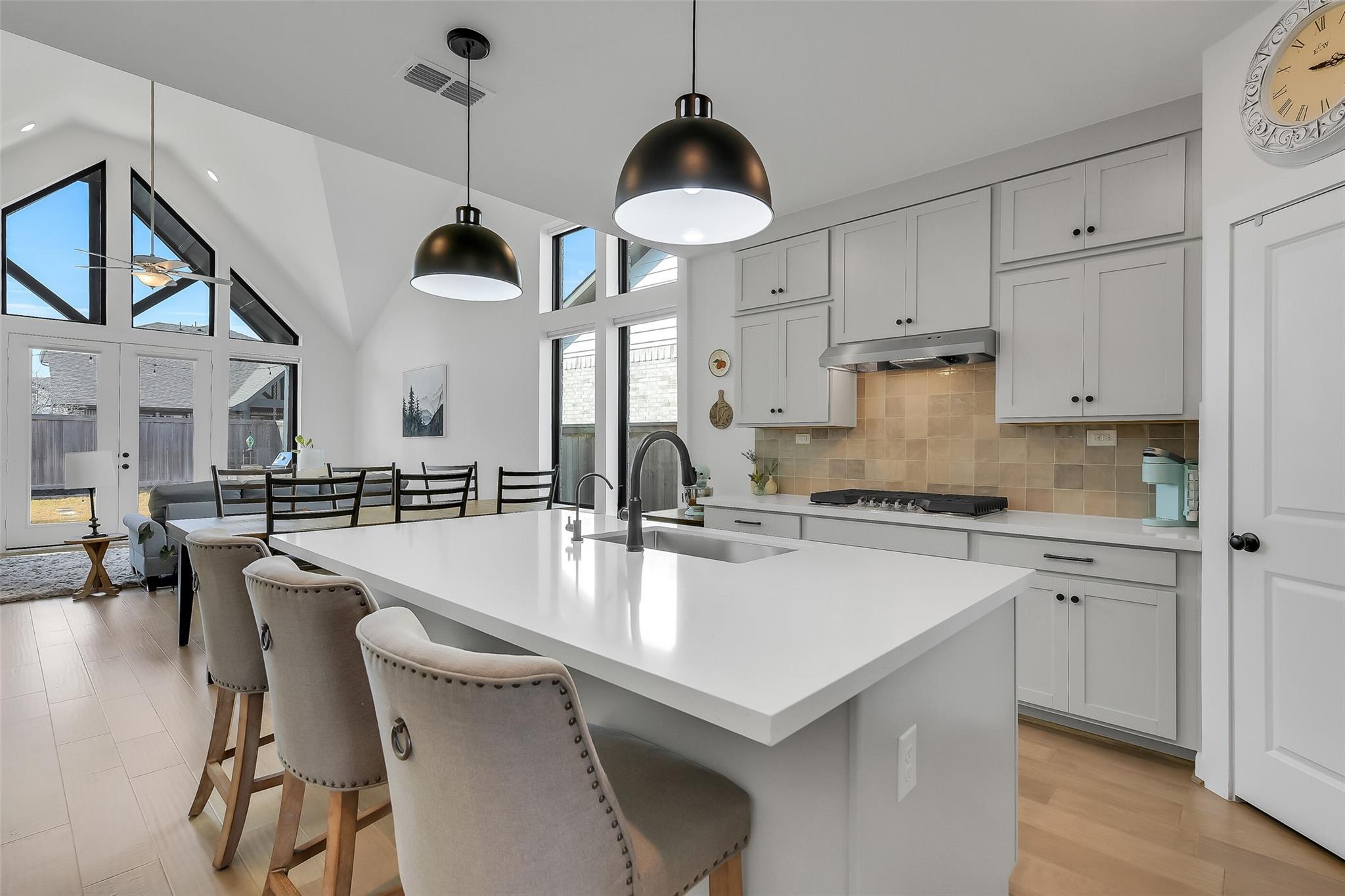 15331 Algunas Plumas Street