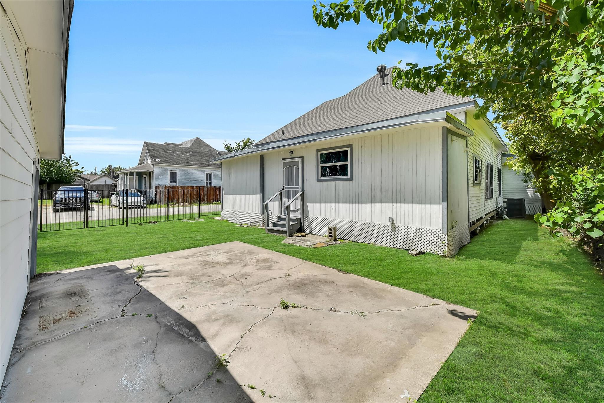 1912 Gentry Street