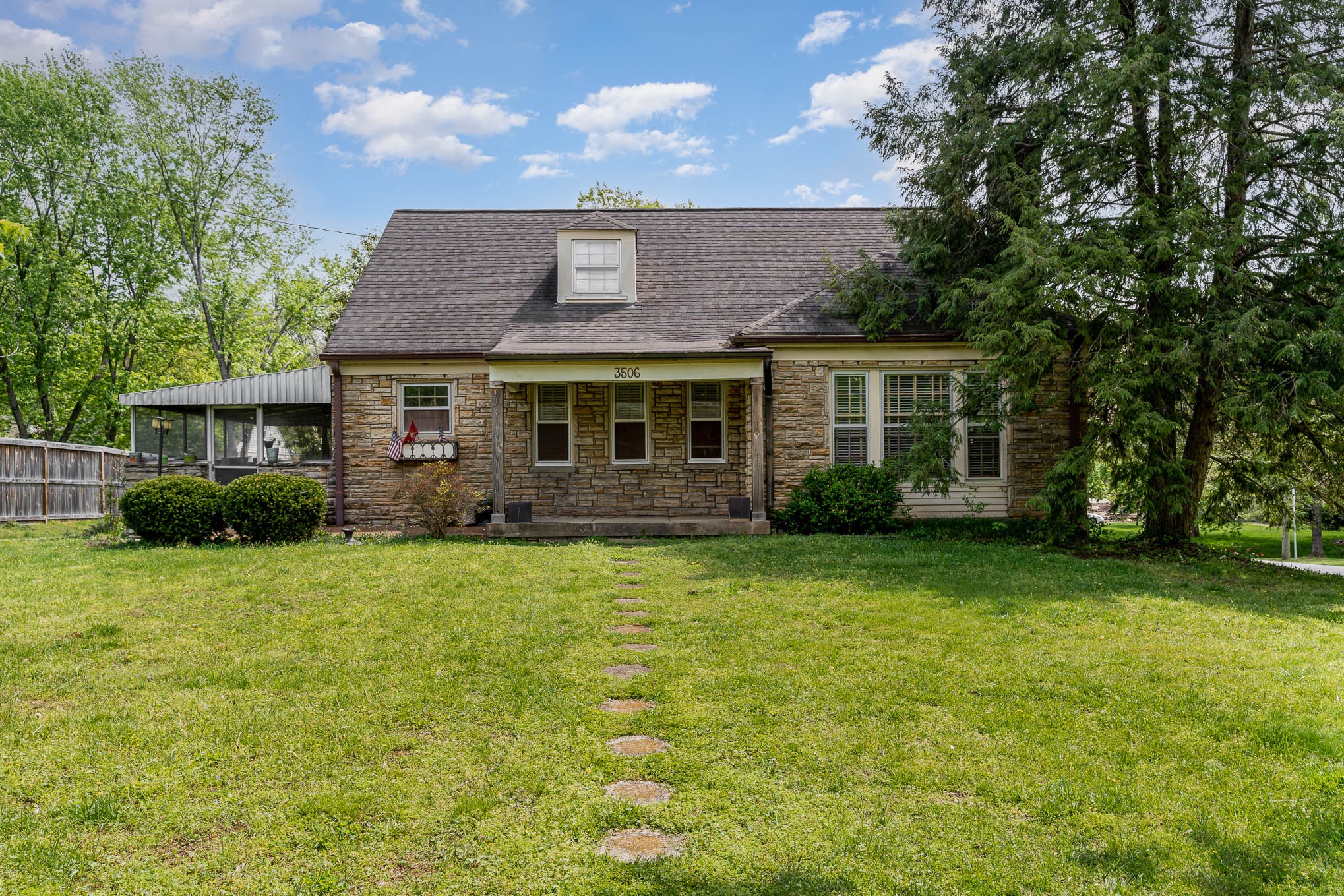 3506 Foxhall Rd