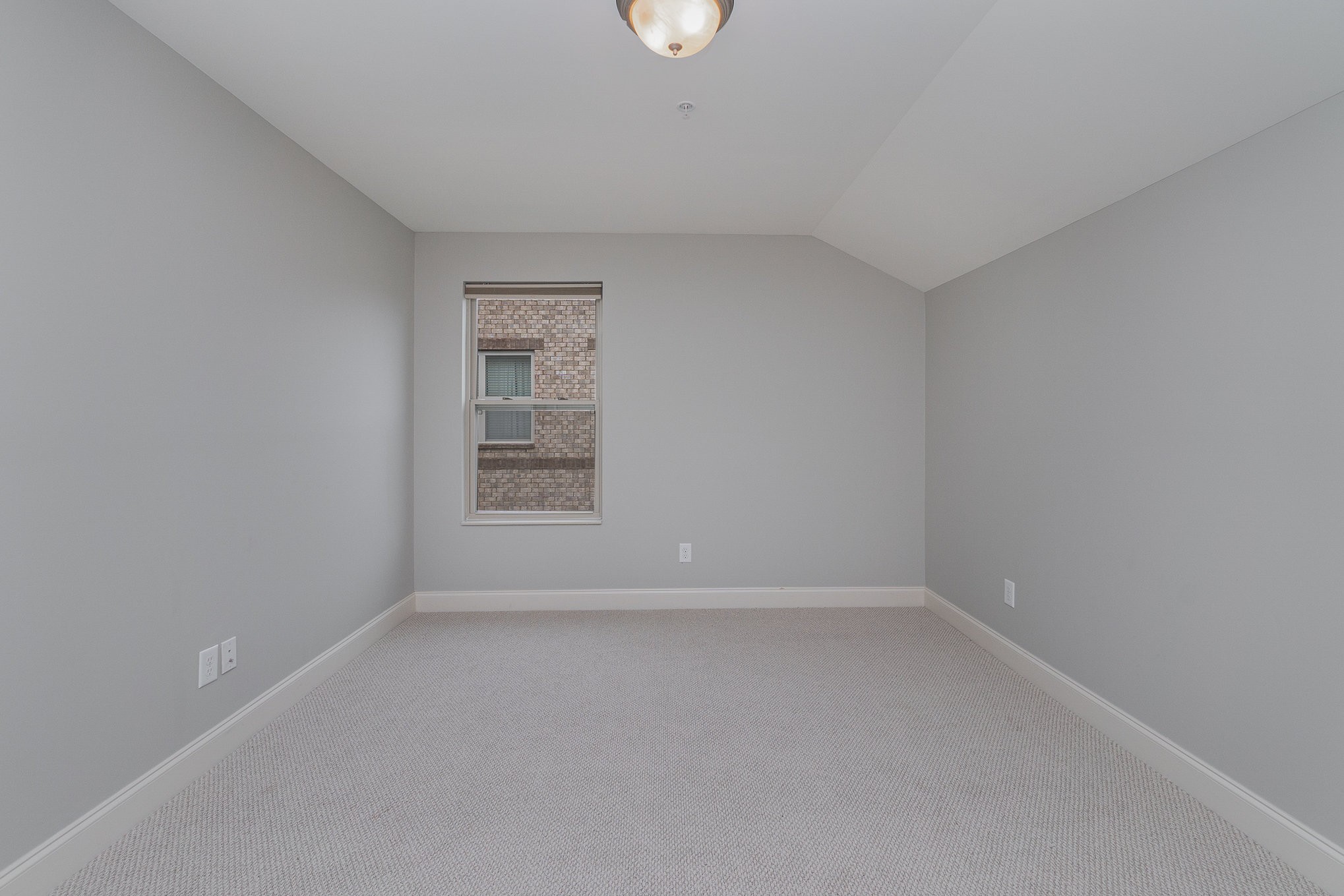 140 Ambassador Private Cir