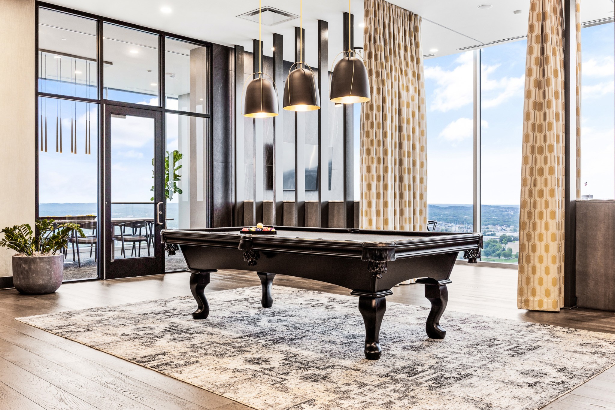 1616 West End Ave Unit: 2004