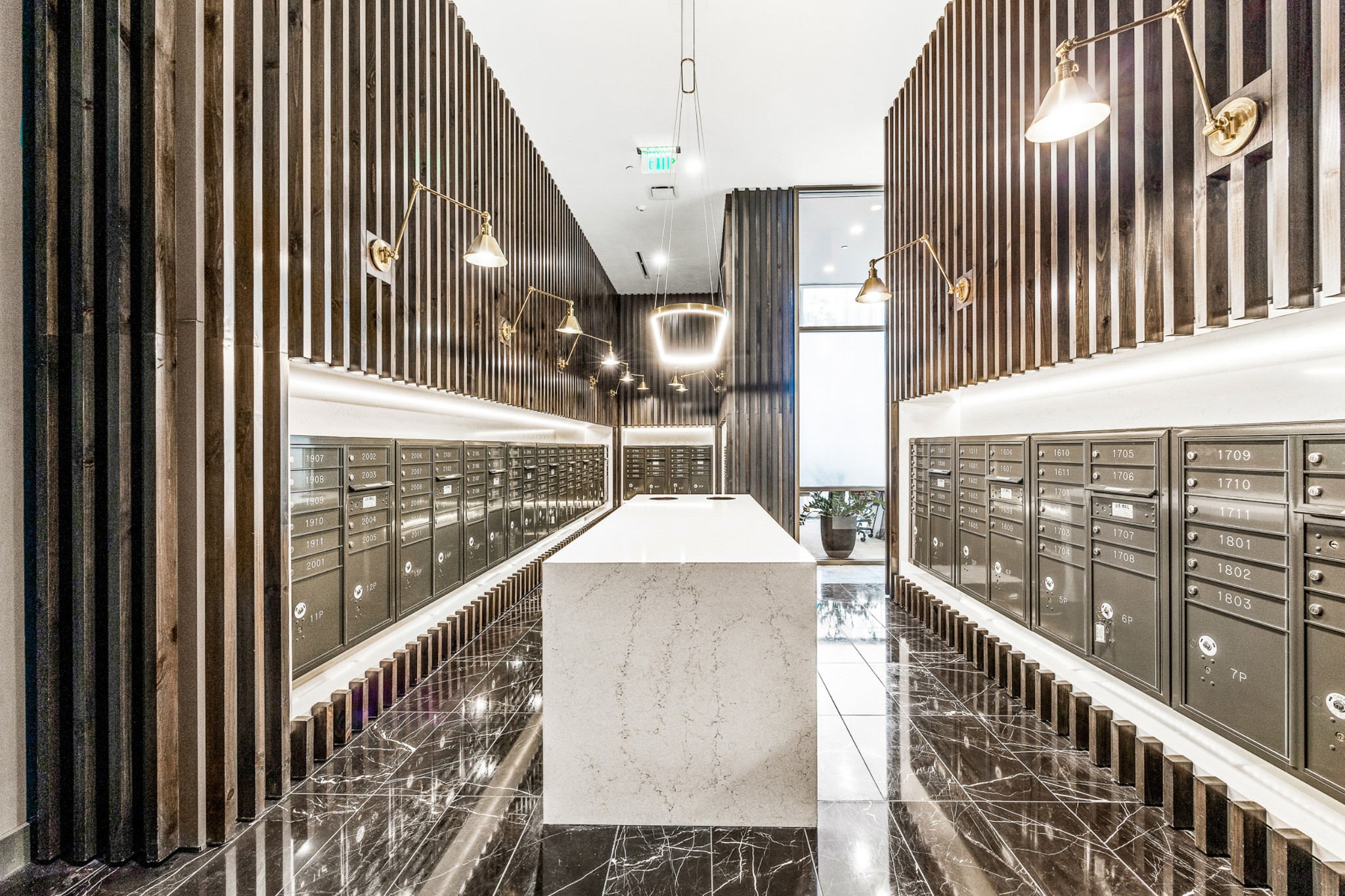 1616 West End Ave Unit: 2004