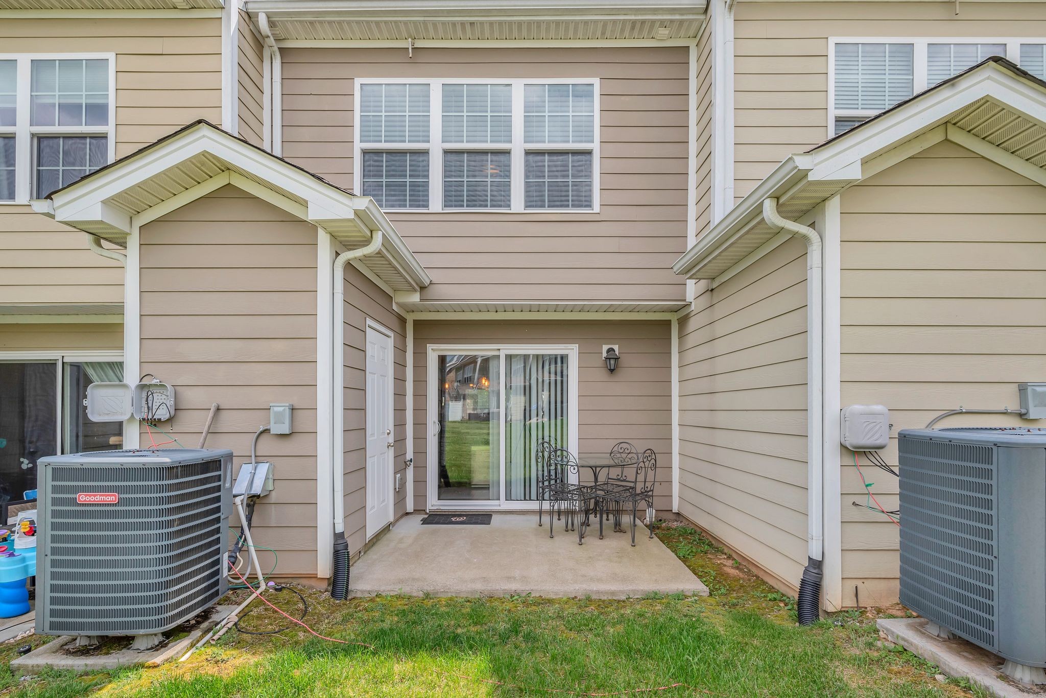 127 Cobblestone Place Dr