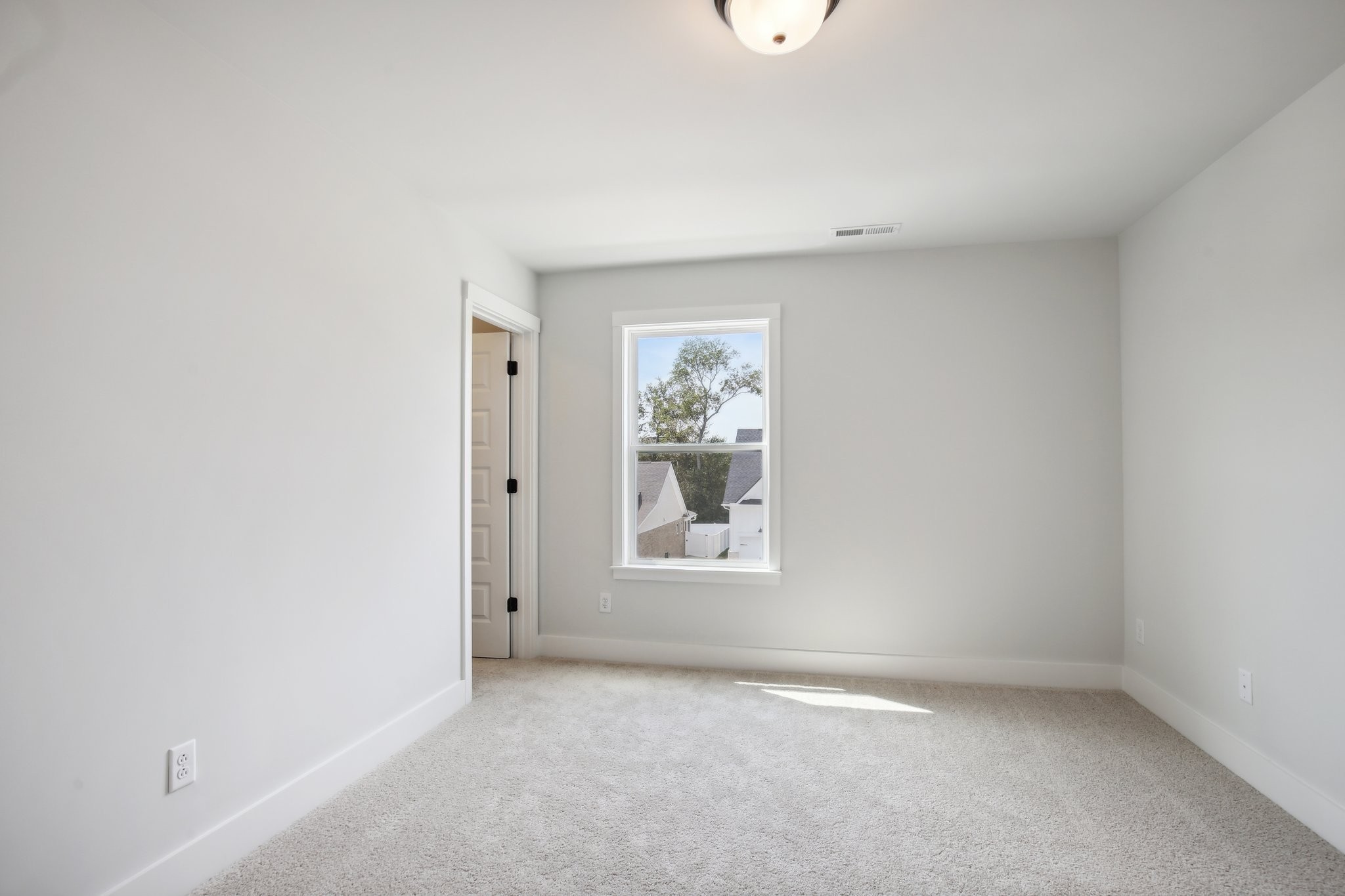 860 Rockwell Dr