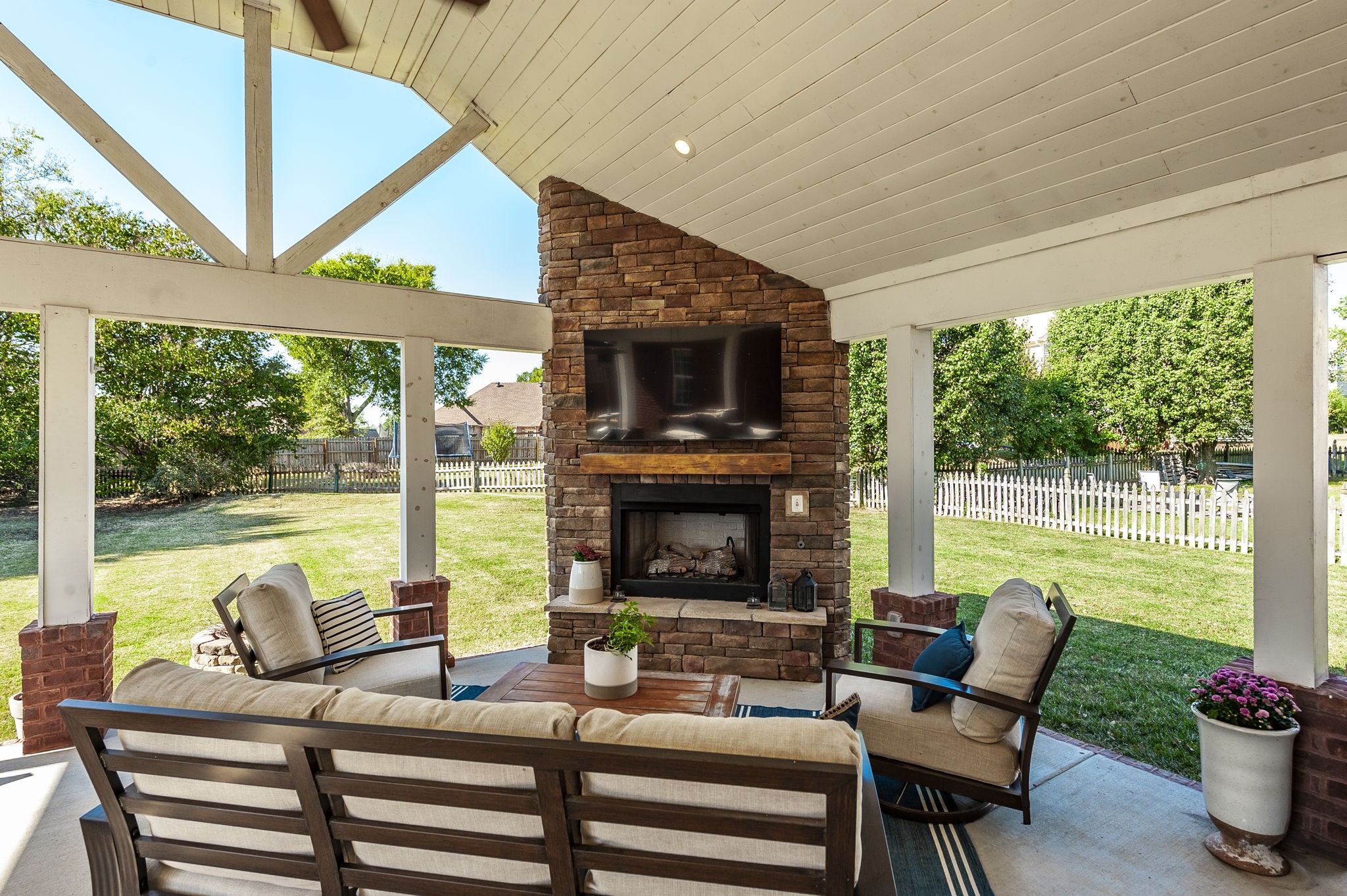 123 Audubon Ln