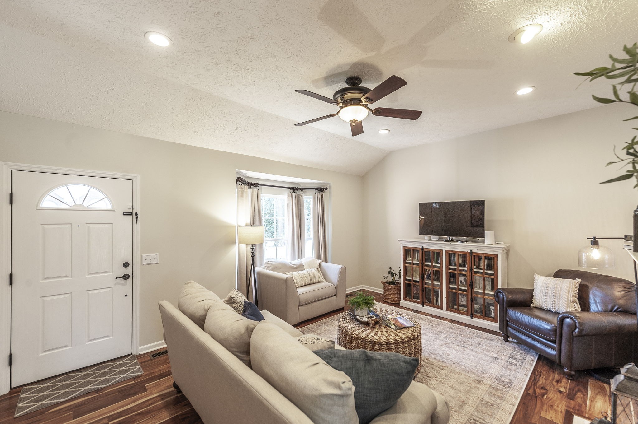 123 Audubon Ln