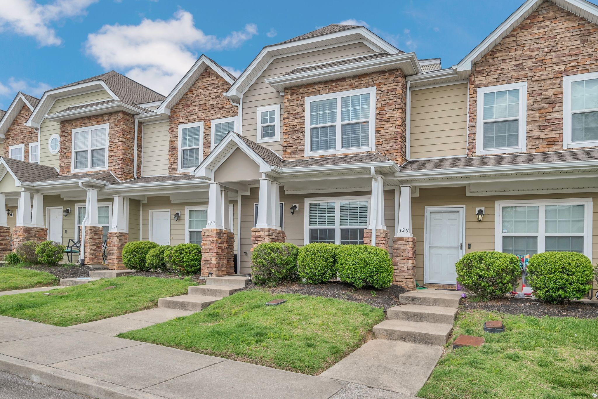 127 Cobblestone Place Dr