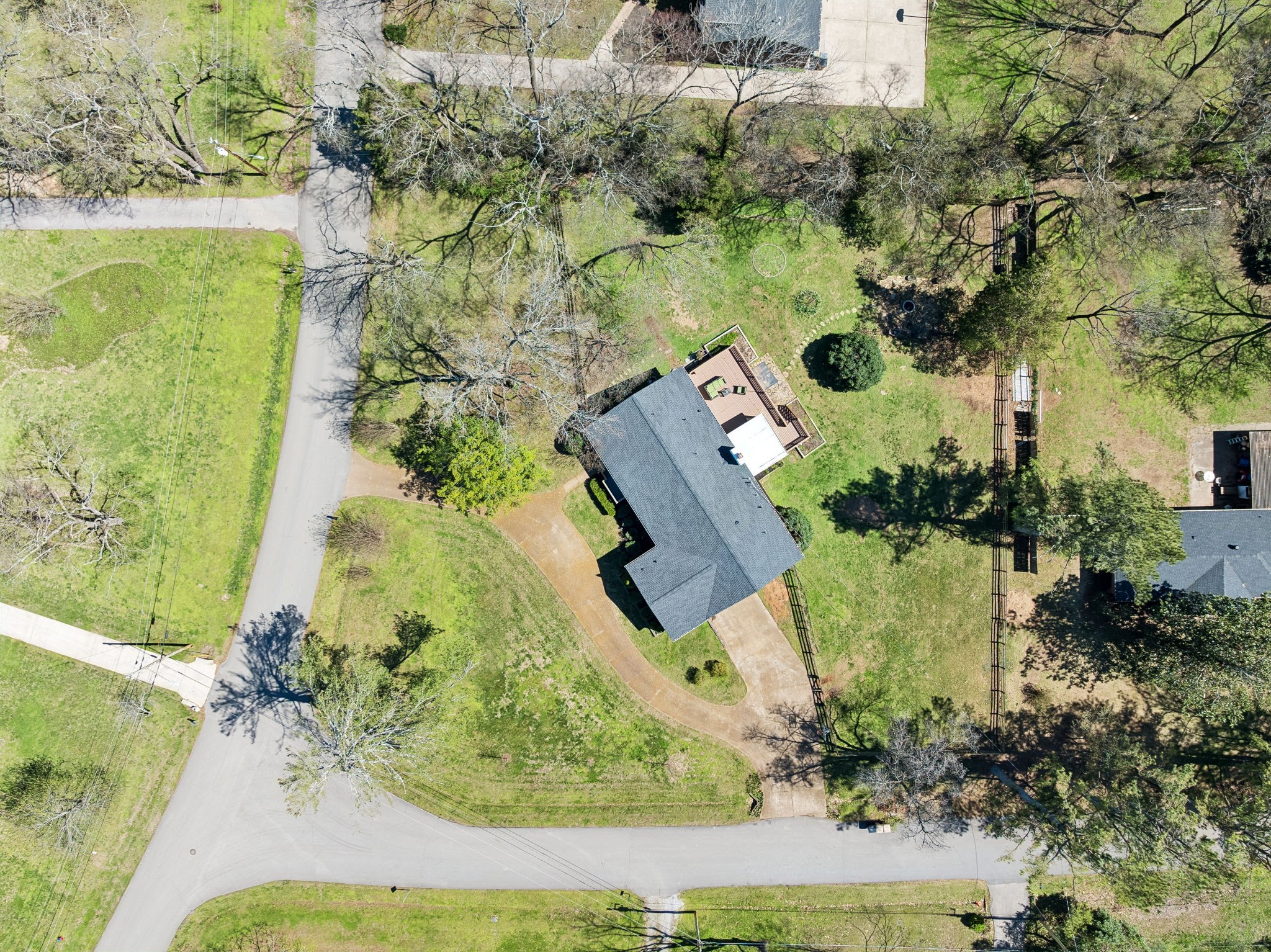 9021 Forest Lawn Dr