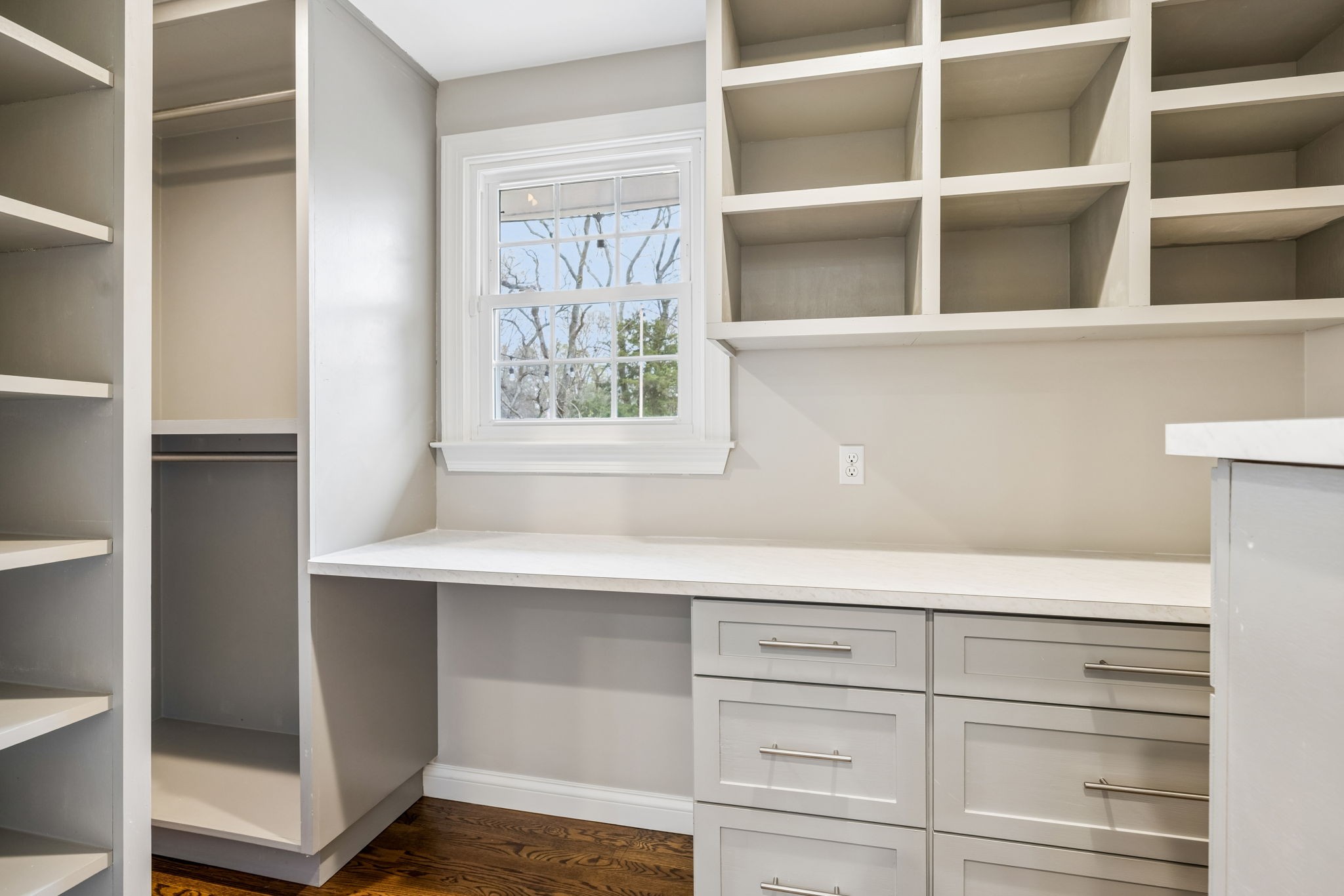 9021 Forest Lawn Dr