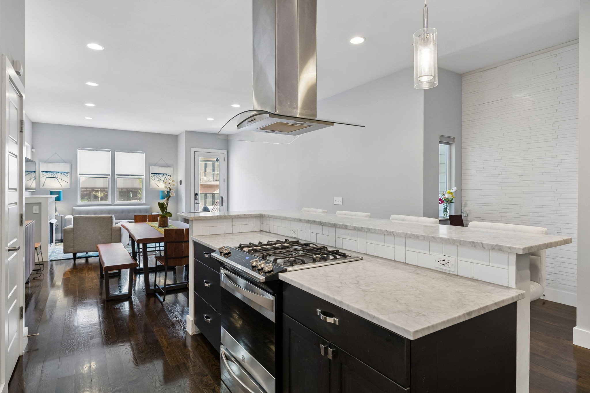 606 Hume St Unit: A