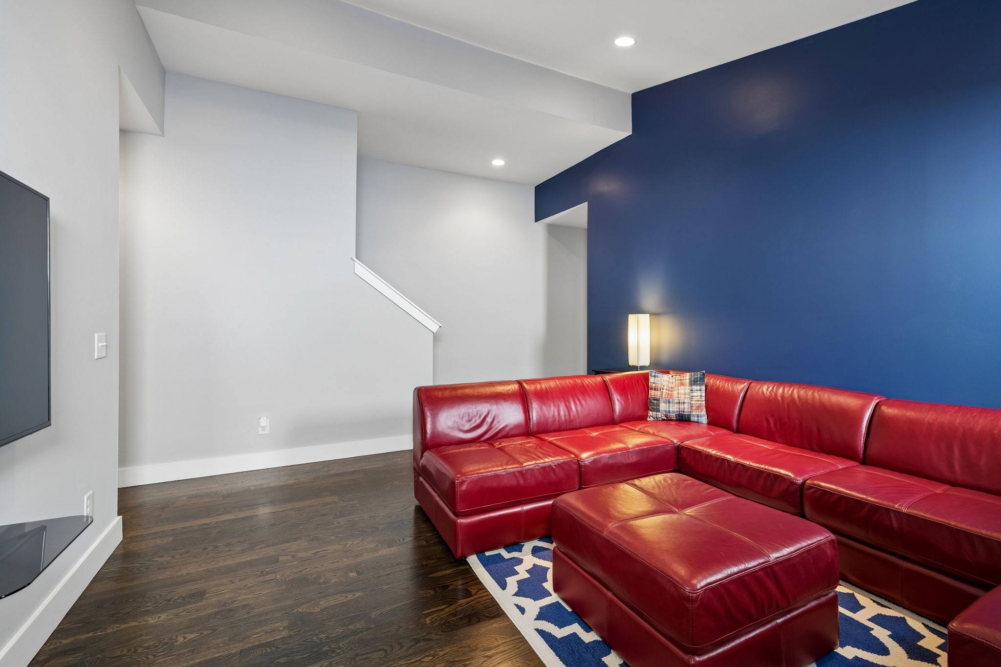 606 Hume St Unit: A