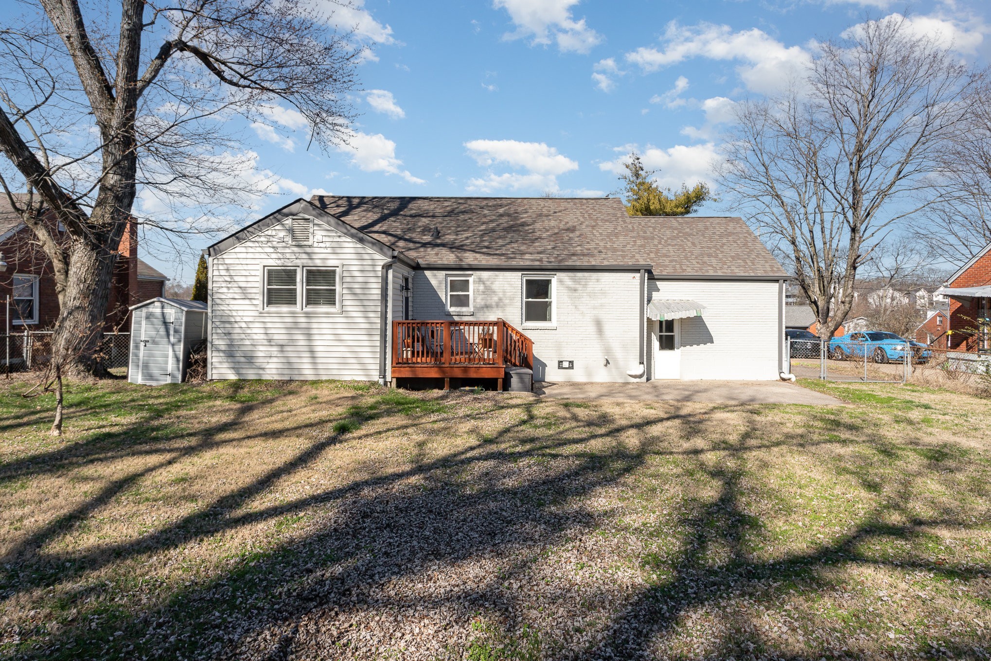 245 Collier Ave