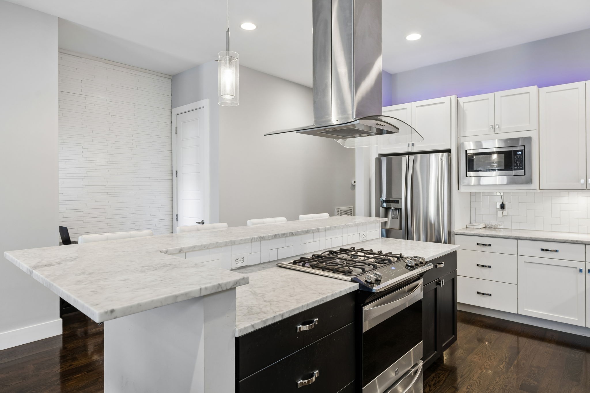 606 Hume St Unit: A