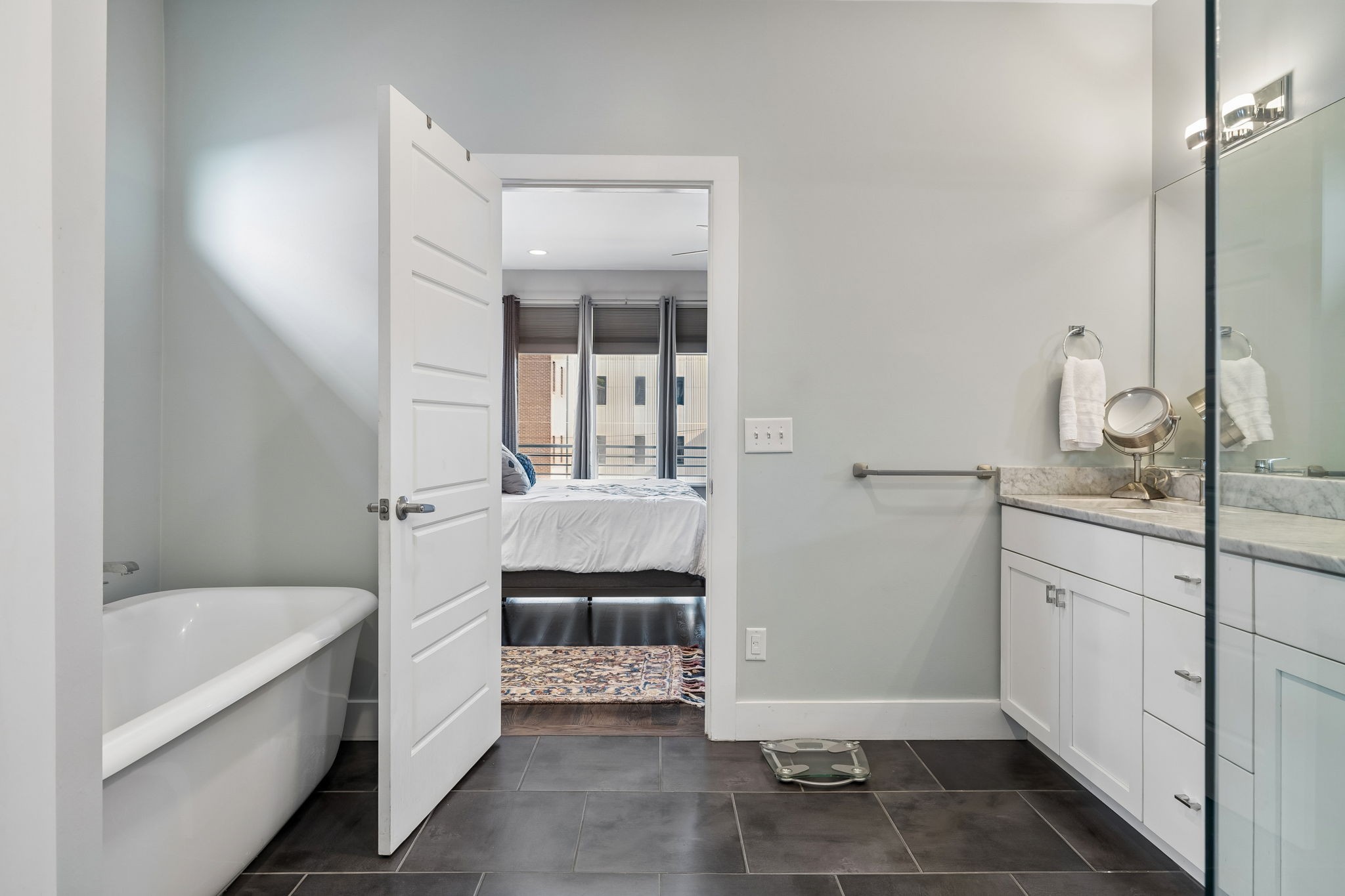 606 Hume St Unit: A