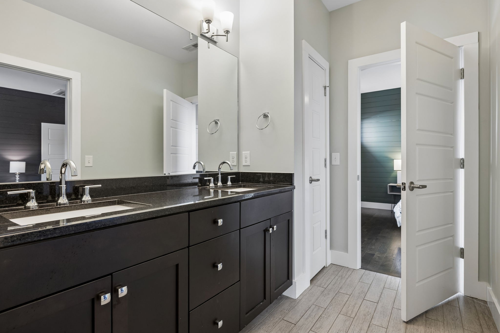 606 Hume St Unit: A