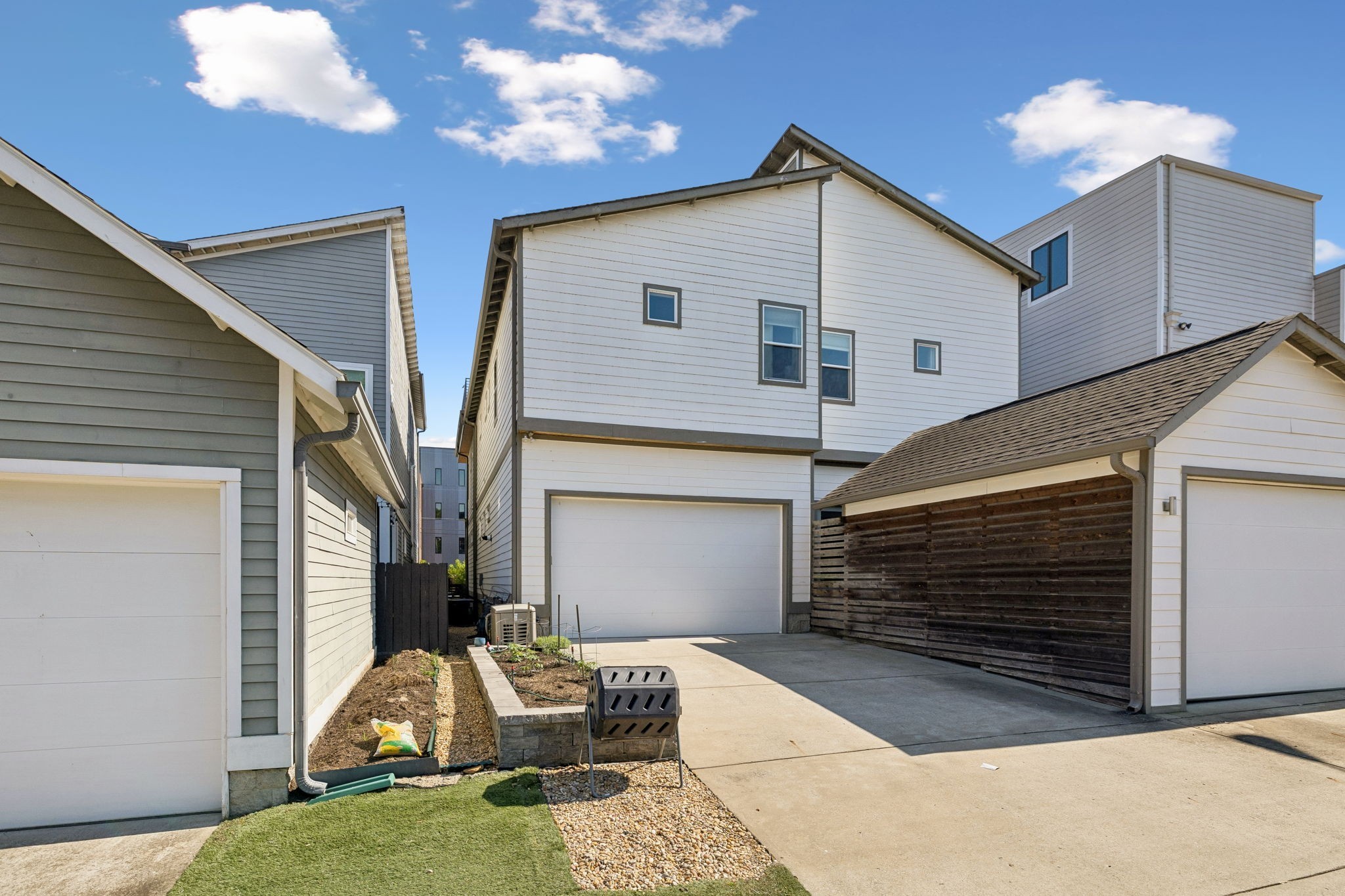 606 Hume St Unit: A