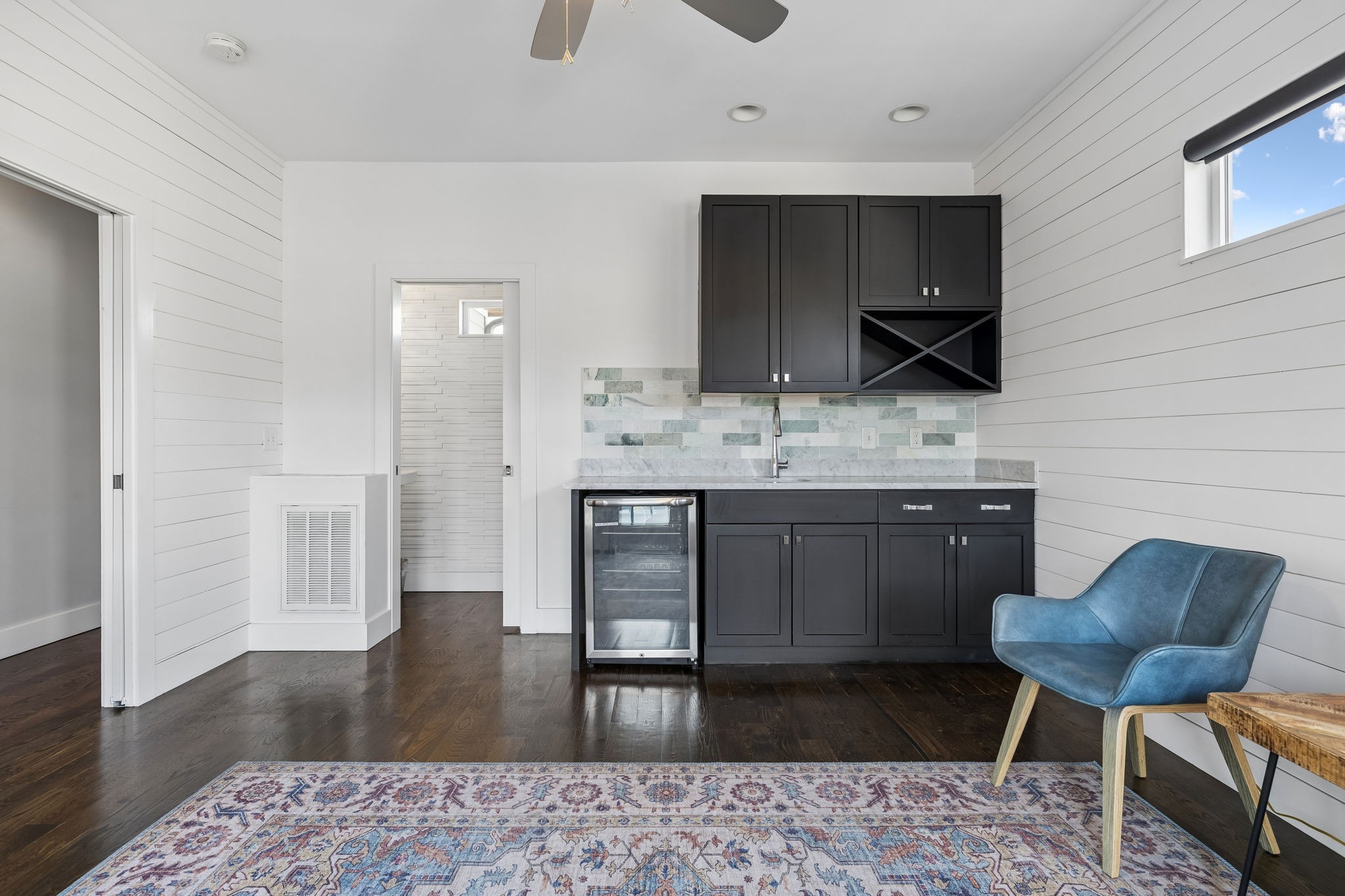 606 Hume St Unit: A