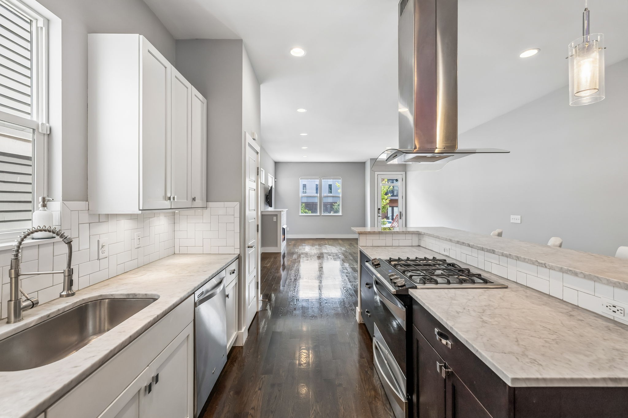 606 Hume St Unit: A