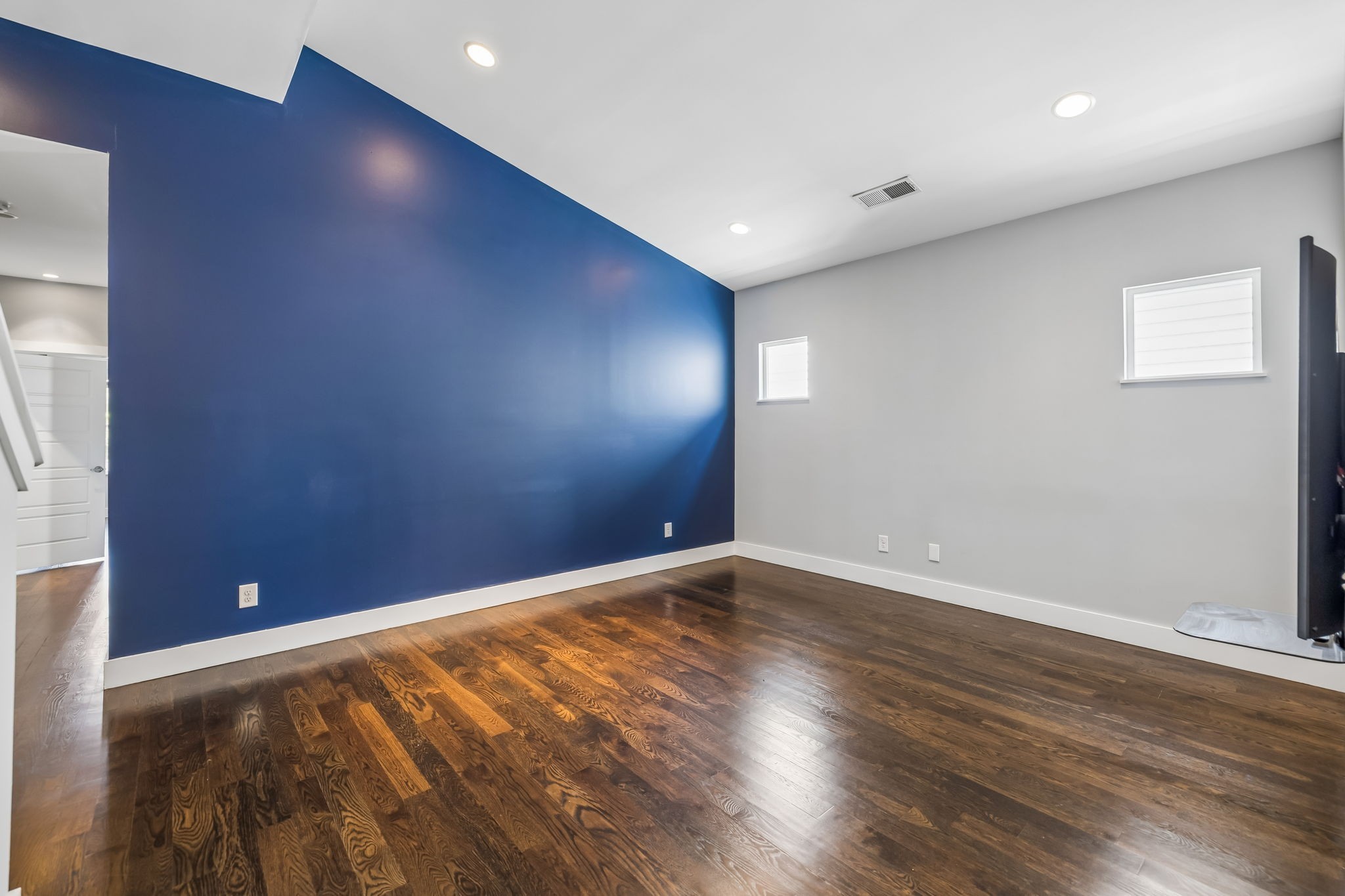 606 Hume St Unit: A