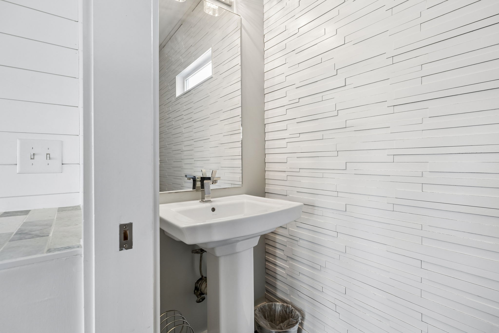 606 Hume St Unit: A