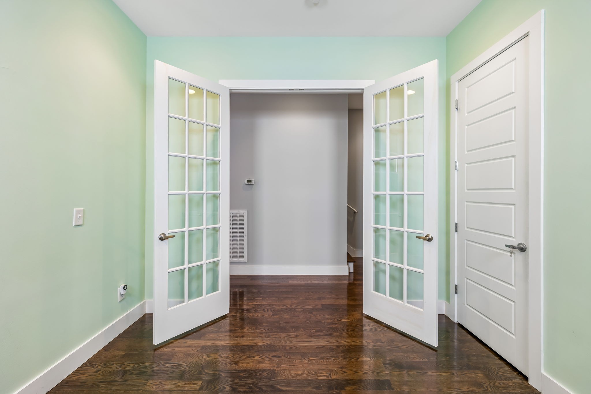 606 Hume St Unit: A