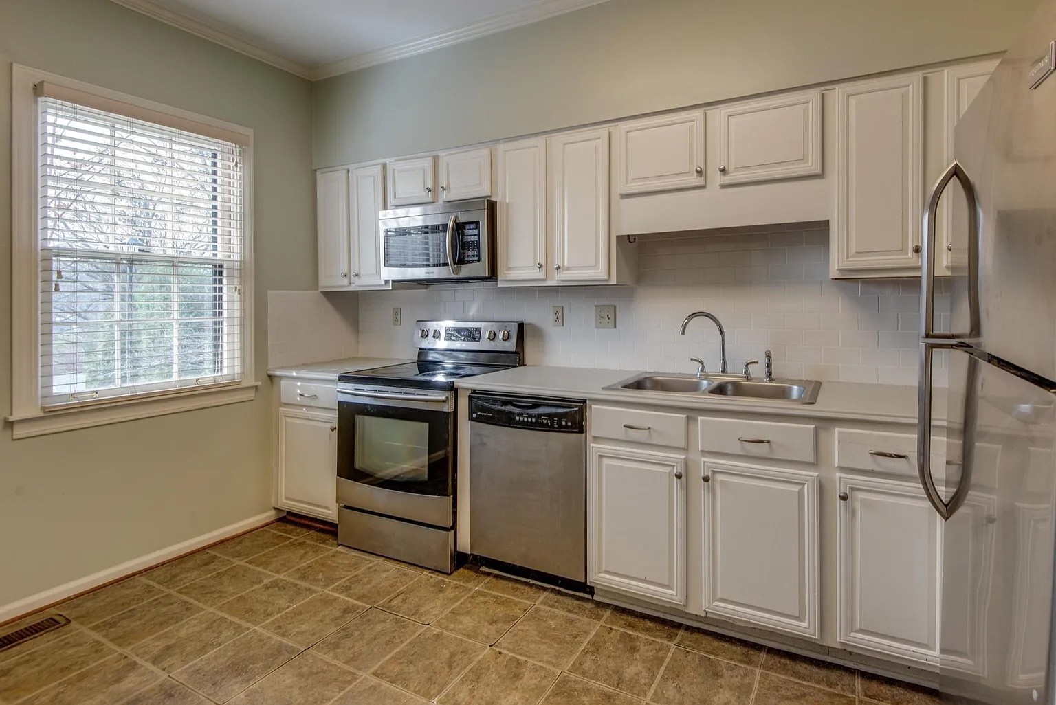 252 Westchase Dr