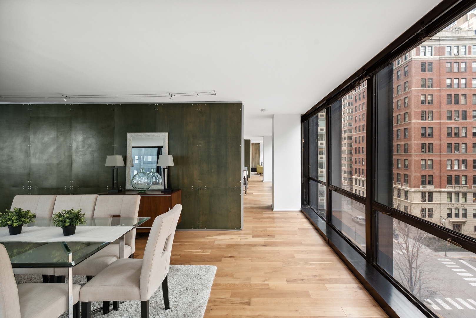 900 N Lake Shore Drive Unit: 603