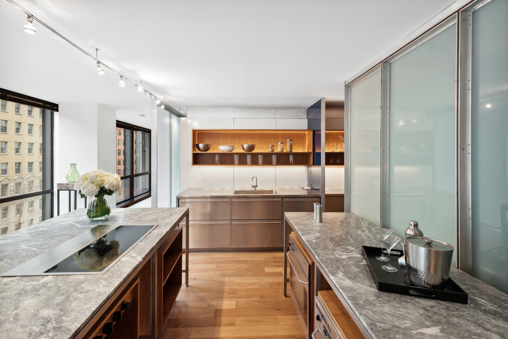 900 N Lake Shore Drive Unit: 603